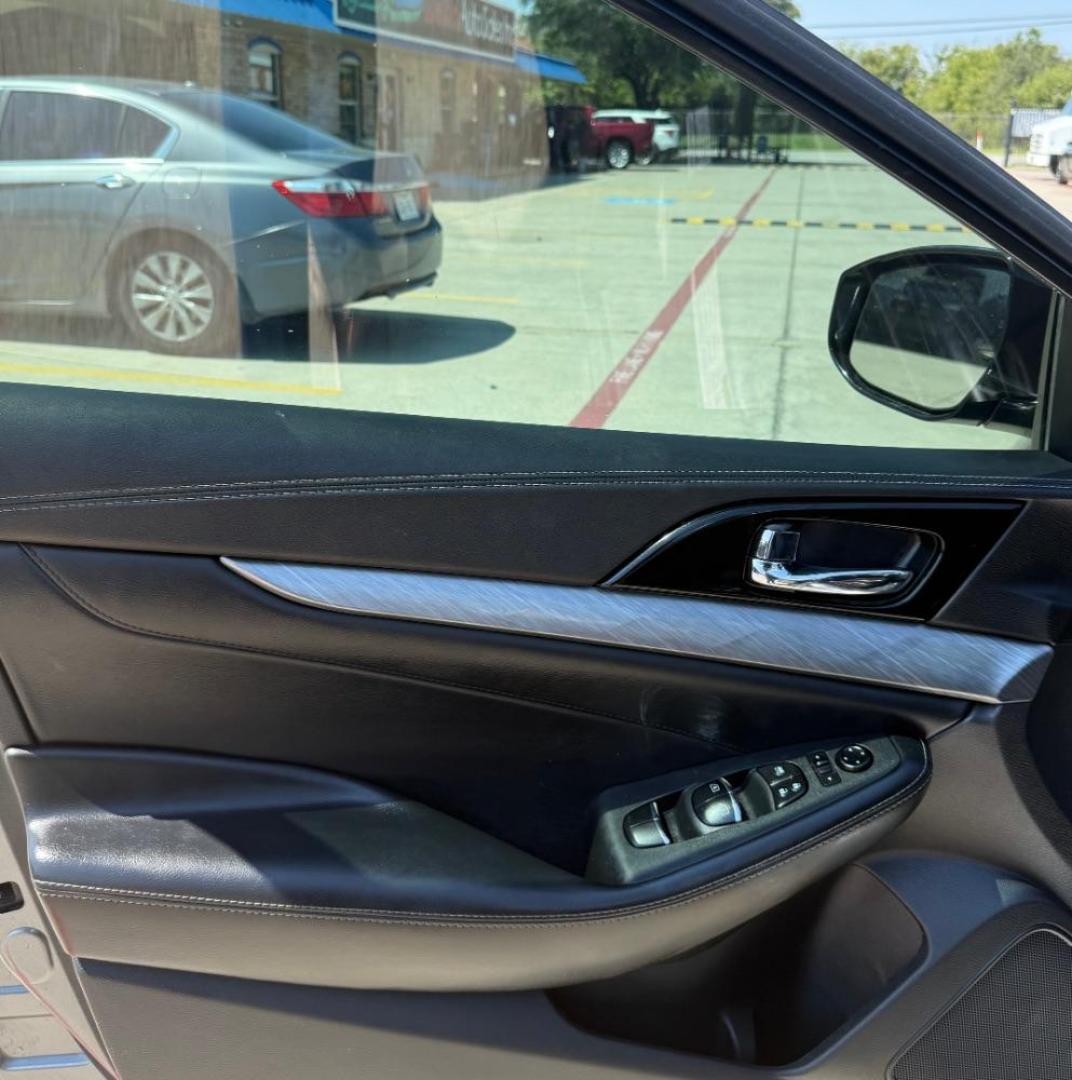 2016 Gray Nissan Maxima 3.5 SL (1N4AA6AP4GC) with an VQ 3.5L V-6 DOHC engine, located at 2401 E Main St., Grand Prairie, TX, 75050, (972) 262-4440, 32.748981, -96.969643 - Photo#19
