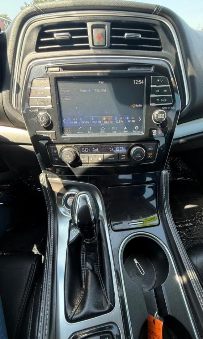 2016 Gray Nissan Maxima 3.5 SL (1N4AA6AP4GC) with an VQ 3.5L V-6 DOHC engine, located at 2401 E Main St., Grand Prairie, TX, 75050, (972) 262-4440, 32.748981, -96.969643 - Photo#25