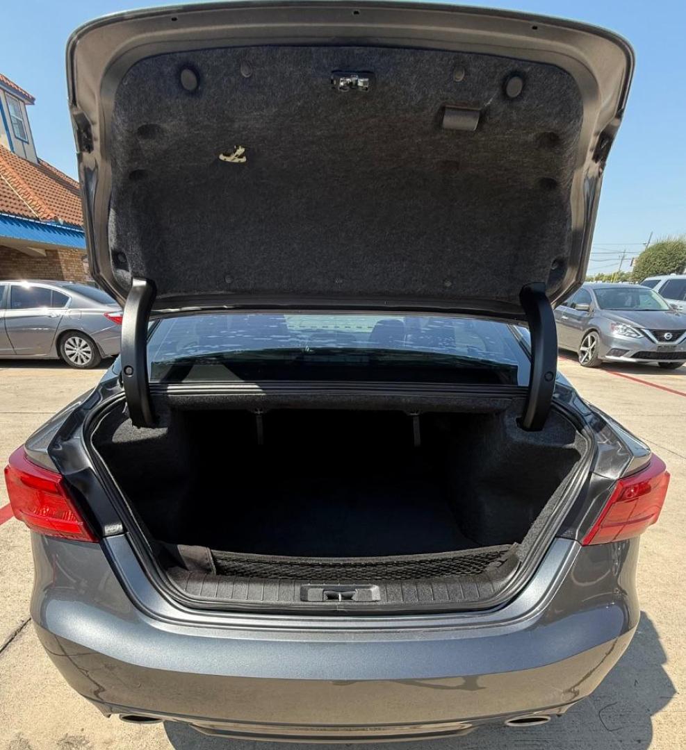 2016 Gray Nissan Maxima 3.5 SL (1N4AA6AP4GC) with an VQ 3.5L V-6 DOHC engine, located at 2401 E Main St., Grand Prairie, TX, 75050, (972) 262-4440, 32.748981, -96.969643 - Photo#31