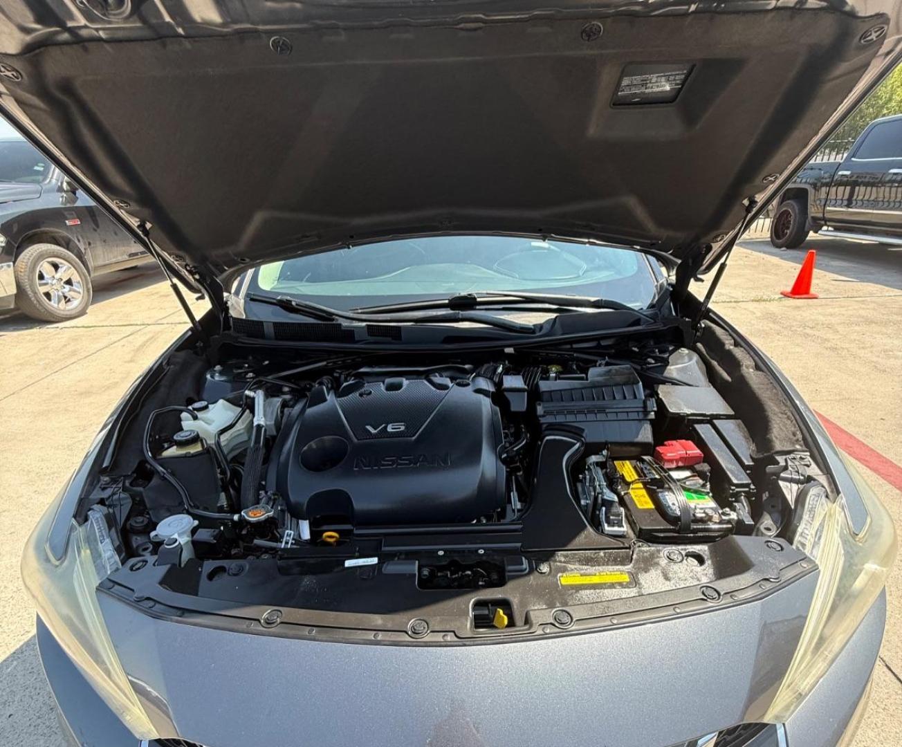 2016 Gray Nissan Maxima 3.5 SL (1N4AA6AP4GC) with an VQ 3.5L V-6 DOHC engine, located at 2401 E Main St., Grand Prairie, TX, 75050, (972) 262-4440, 32.748981, -96.969643 - Photo#33