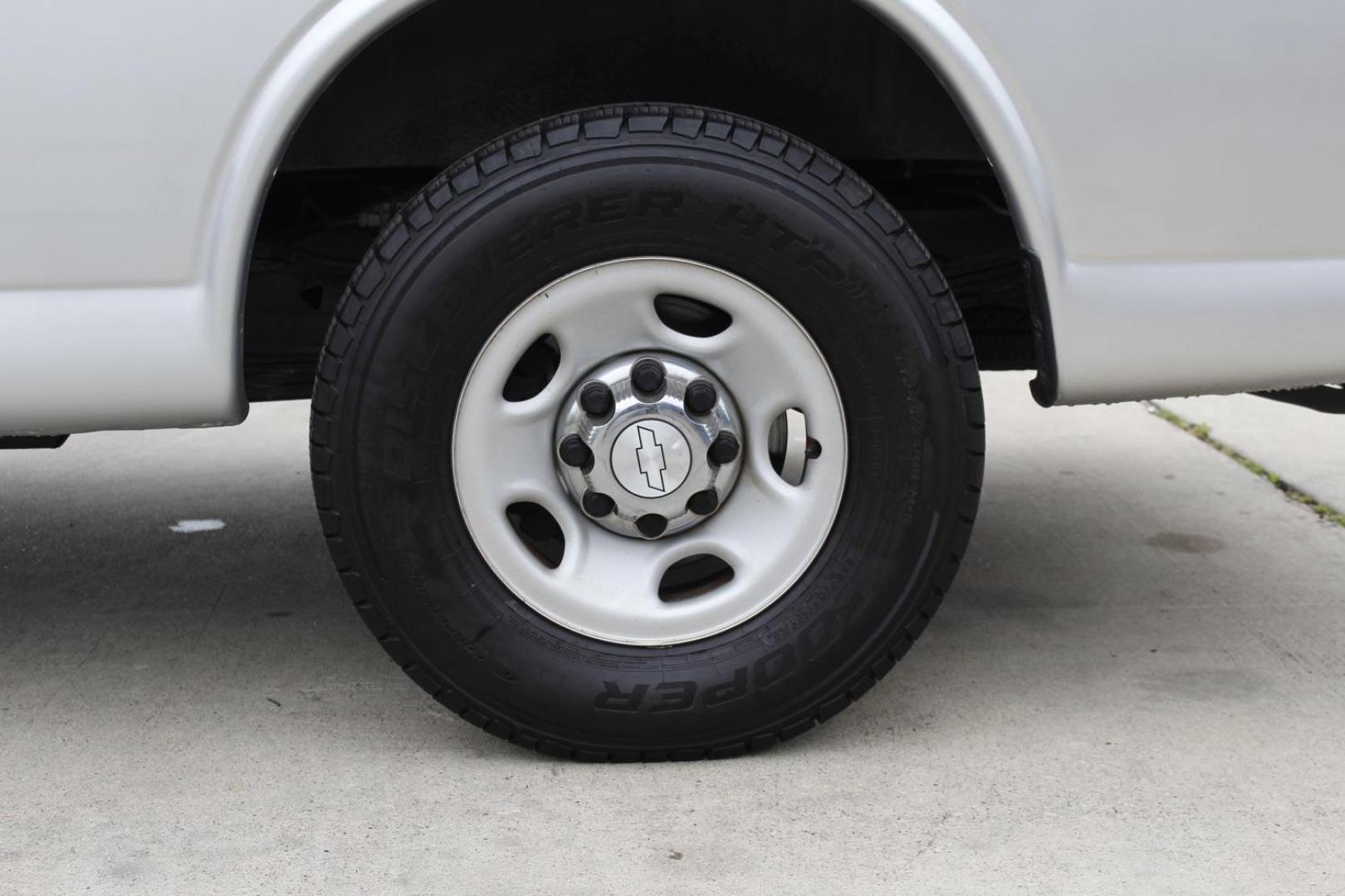 2019 Silver Chevrolet Express 2500 LT (1GAWGFFG5K1) with an 6.0L engine, located at 2401 E Main St., Grand Prairie, TX, 75050, (972) 262-4440, 32.748981, -96.969643 - Photo#4