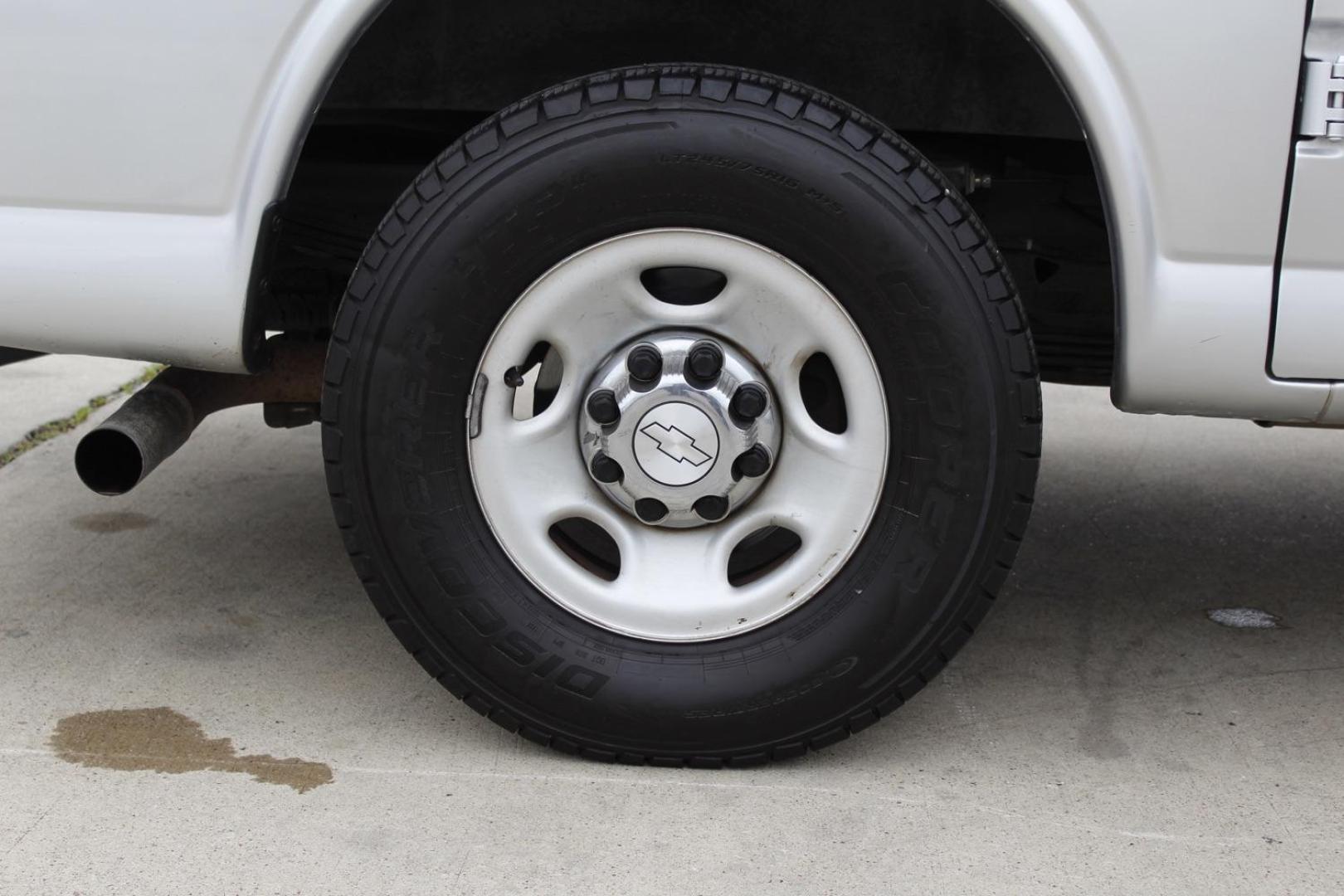 2019 Silver Chevrolet Express 2500 LT (1GAWGFFG5K1) with an 6.0L engine, located at 2401 E Main St., Grand Prairie, TX, 75050, (972) 262-4440, 32.748981, -96.969643 - Photo#10