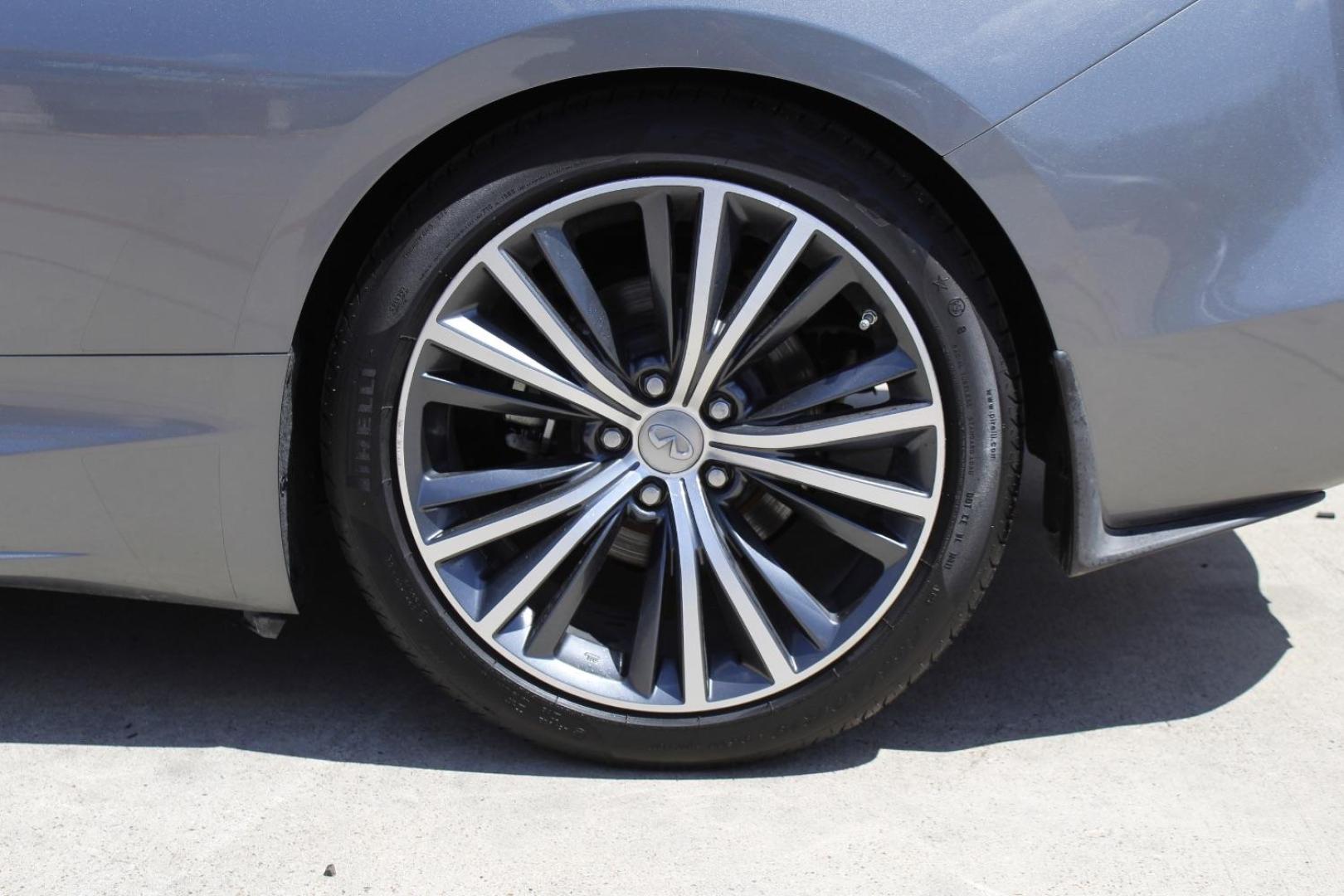 2017 Gray INFINITI Q60 3.0t Premium (JN1EV7EK3HM) with an 3L V-6 gasoline direct injection engine, located at 2401 E Main St., Grand Prairie, TX, 75050, (972) 262-4440, 32.748981, -96.969643 - Photo#4