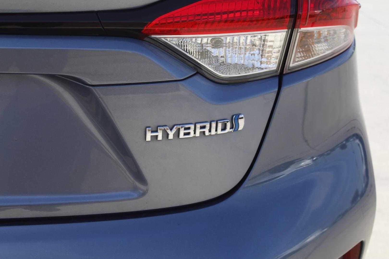 2021 Gray Toyota Corolla Hybrid LE (JTDEAMDE4MJ) with an 1.8L I-4 DOHC engine, located at 2401 E Main St., Grand Prairie, TX, 75050, (972) 262-4440, 32.748981, -96.969643 - Photo#8