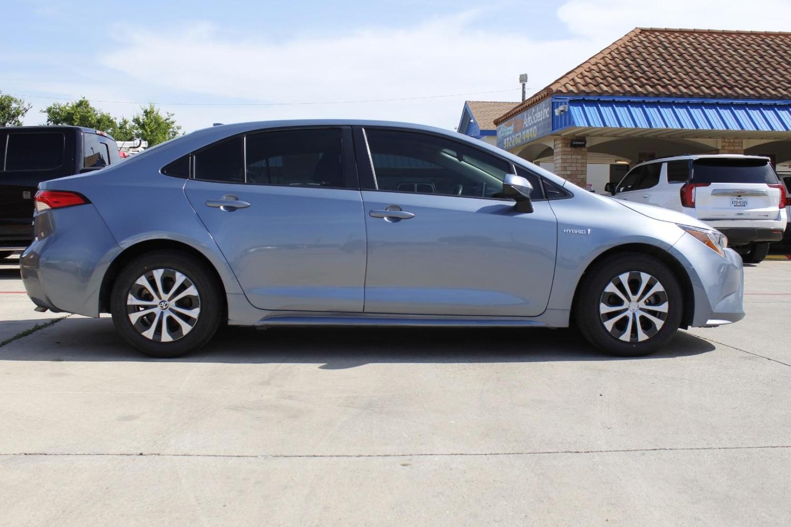 2021 Gray Toyota Corolla Hybrid LE (JTDEAMDE4MJ) with an 1.8L I-4 DOHC engine, located at 2401 E Main St., Grand Prairie, TX, 75050, (972) 262-4440, 32.748981, -96.969643 - Photo#9
