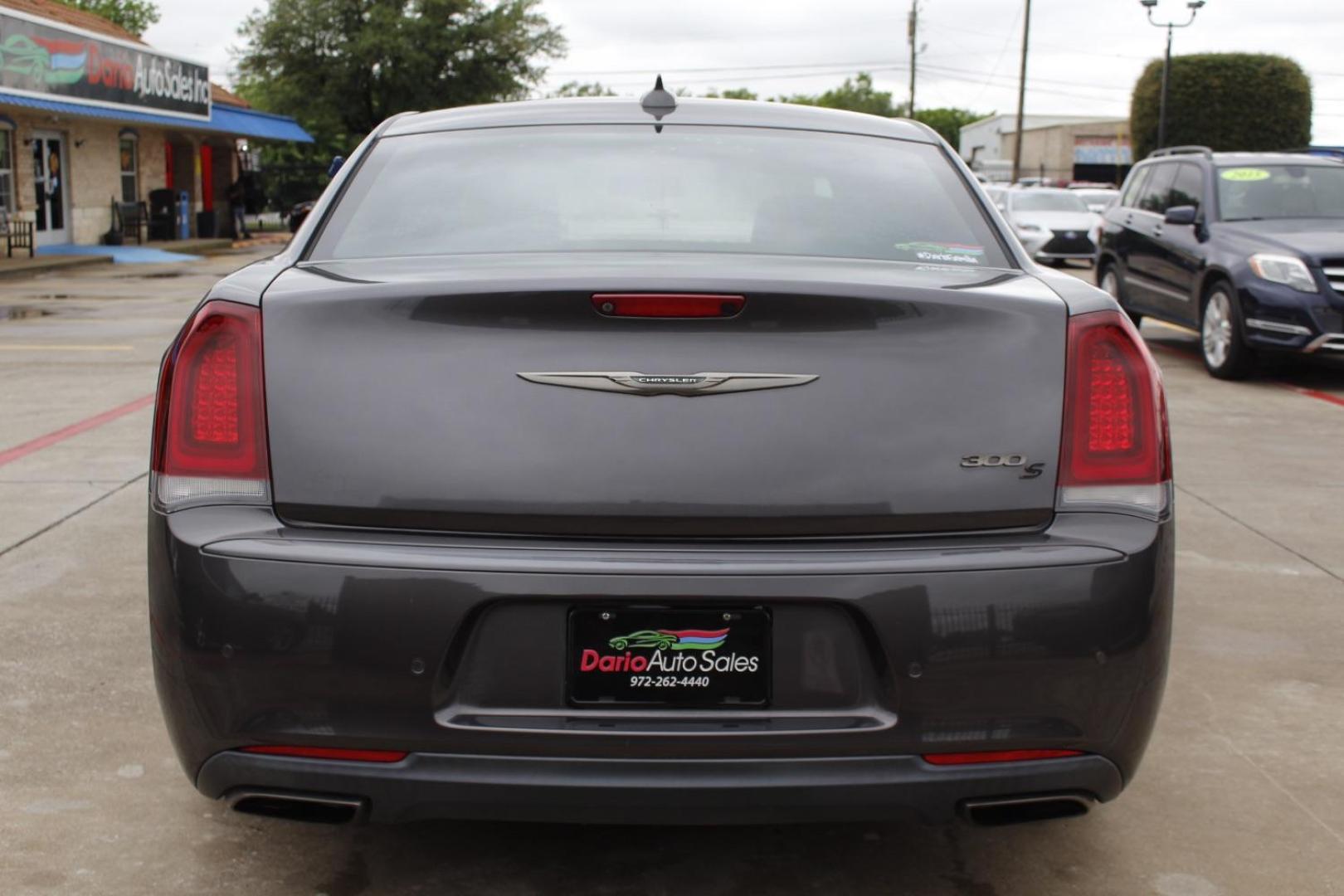 2016 Gray Chrysler 300 300S Alloy Edition (2C3CCABG2GH) with an 3.6L engine, located at 2401 E Main St., Grand Prairie, TX, 75050, (972) 262-4440, 32.748981, -96.969643 - Photo#5