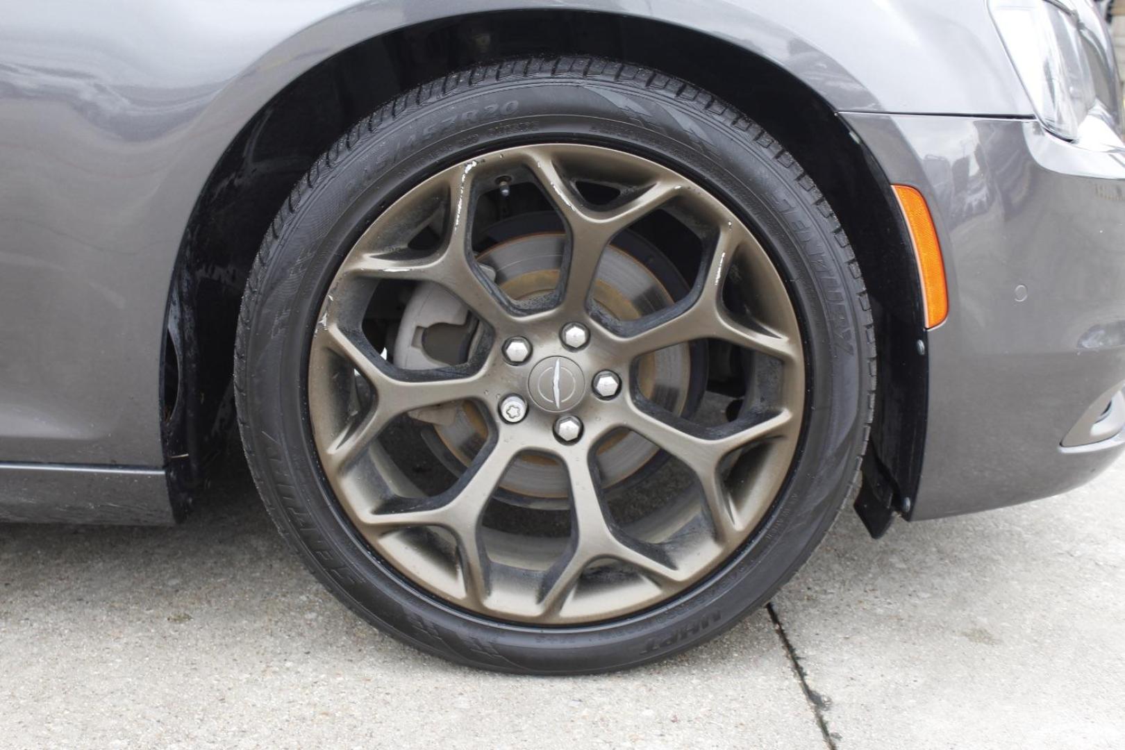 2016 Gray Chrysler 300 300S Alloy Edition (2C3CCABG2GH) with an 3.6L engine, located at 2401 E Main St., Grand Prairie, TX, 75050, (972) 262-4440, 32.748981, -96.969643 - Photo#9