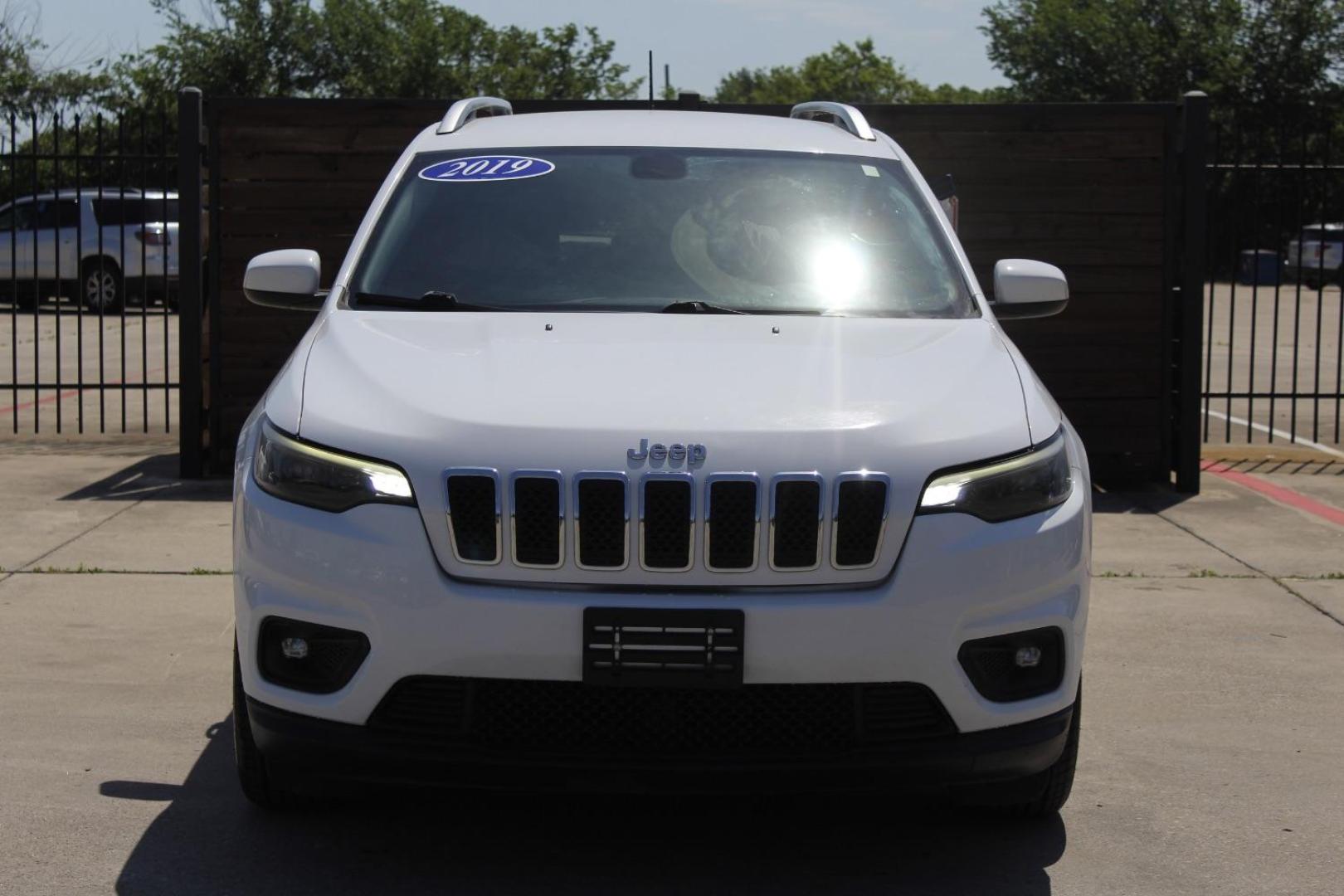 2019 White Jeep Cherokee Latitude Plus FWD (1C4PJLLB0KD) with an 2L I-4 gasoline direct injection engine, located at 2401 E Main St., Grand Prairie, TX, 75050, (972) 262-4440, 32.748981, -96.969643 - Photo#0