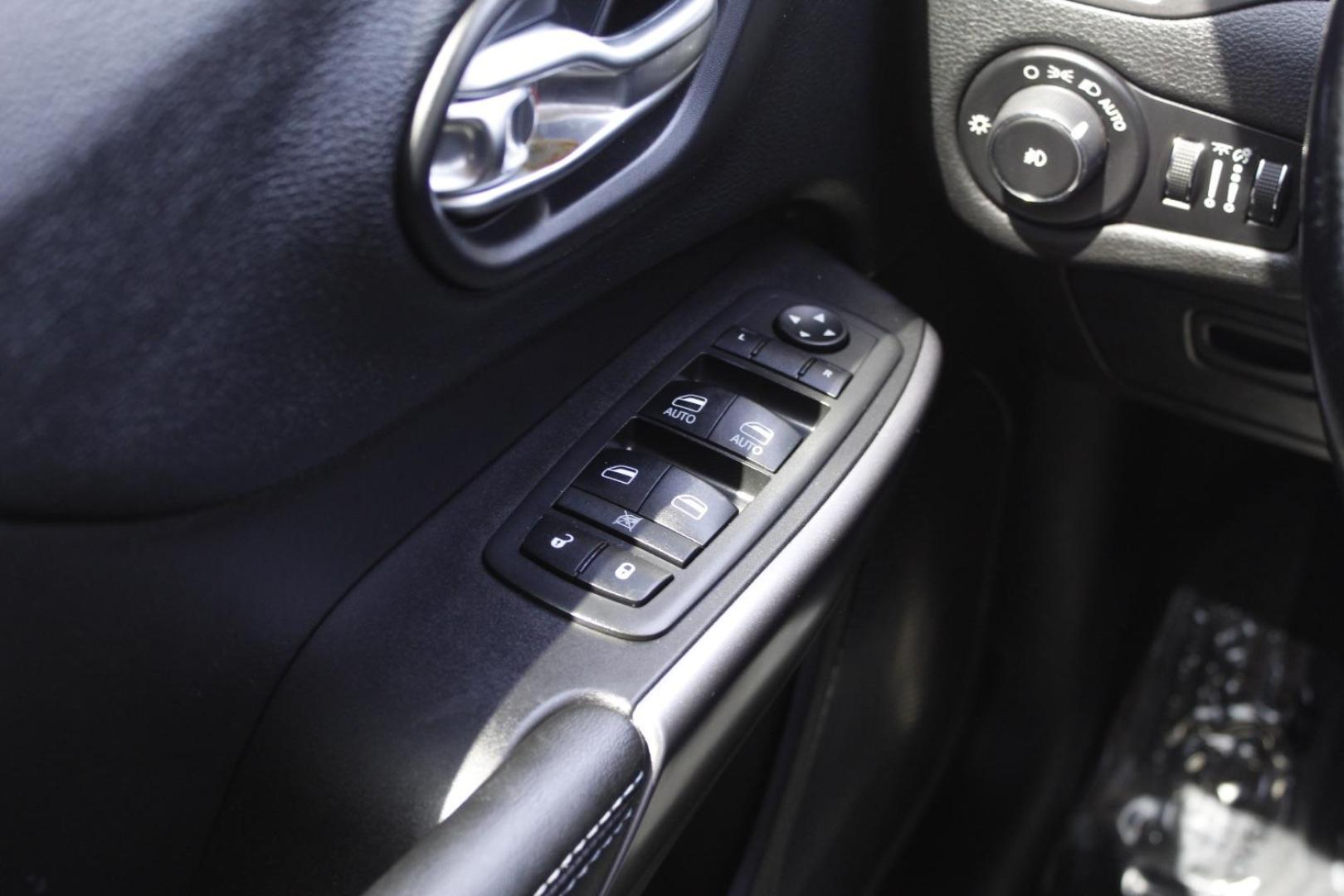 2019 White Jeep Cherokee Latitude Plus FWD (1C4PJLLB0KD) with an 2L I-4 gasoline direct injection engine, located at 2401 E Main St., Grand Prairie, TX, 75050, (972) 262-4440, 32.748981, -96.969643 - Photo#19