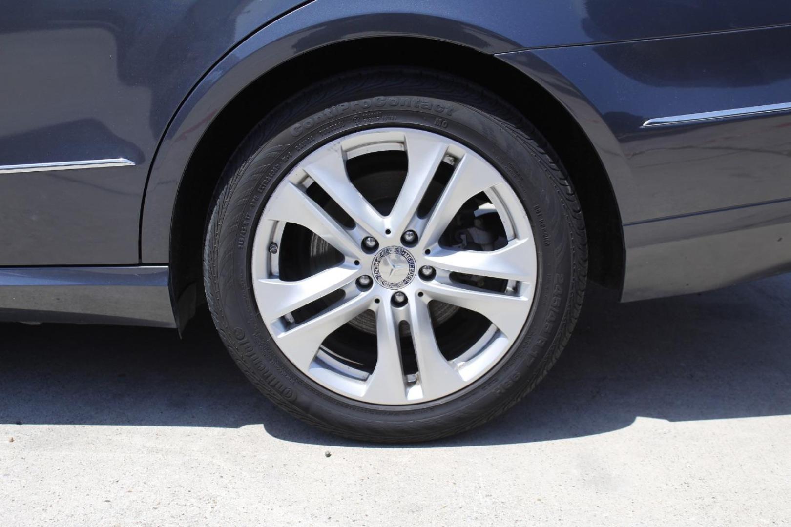 2010 Gray Mercedes-Benz E 350 4MATIC (WDDHF8HB4AA) with an 3.5L V-6 DOHC engine, located at 2401 E Main St., Grand Prairie, TX, 75050, (972) 262-4440, 32.748981, -96.969643 - Photo#4