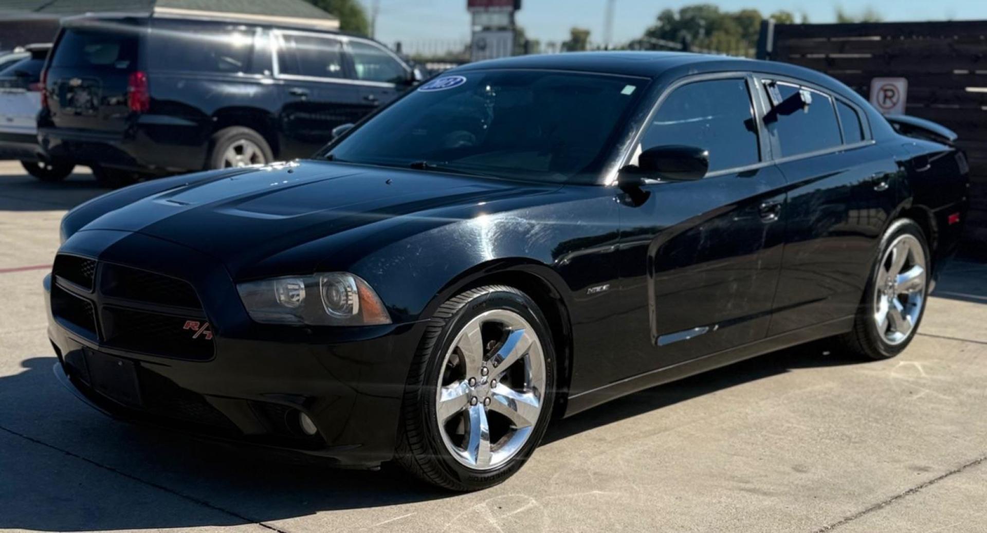 2013 Black Dodge Charger R/T (2C3CDXCT7DH) with an HEMI 5.7L V-8 variab engine, located at 2401 E Main St., Grand Prairie, TX, 75050, (972) 262-4440, 32.748981, -96.969643 - Photo#3