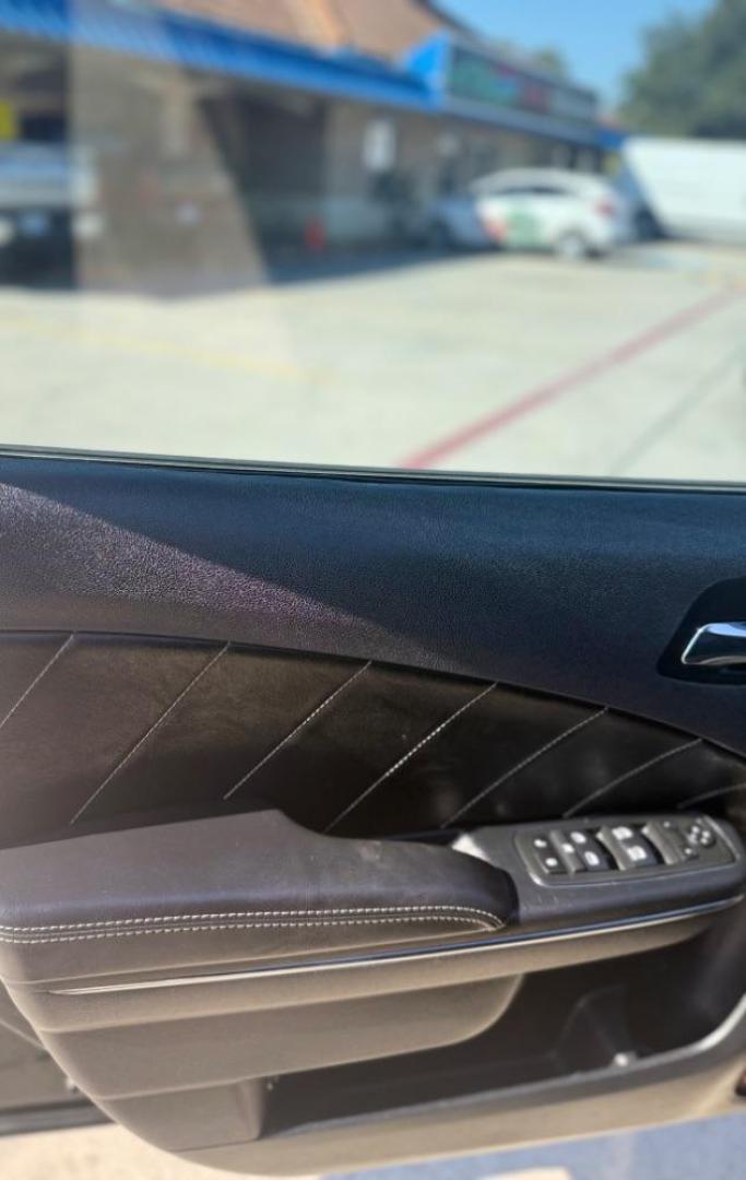 2013 Black Dodge Charger R/T (2C3CDXCT7DH) with an HEMI 5.7L V-8 variab engine, located at 2401 E Main St., Grand Prairie, TX, 75050, (972) 262-4440, 32.748981, -96.969643 - Photo#17
