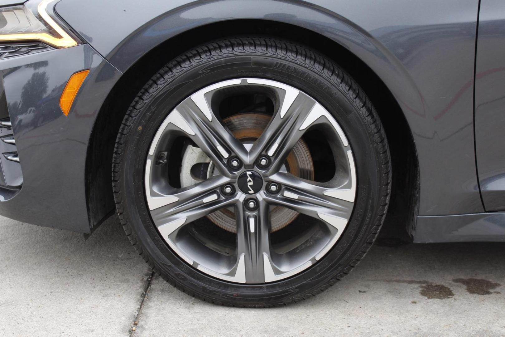 2022 Gray Kia K5 EX (5XXG34J21NG) with an Gamma-II 1.6L I-4 gasoline direct injection engine, located at 2401 E Main St., Grand Prairie, TX, 75050, (972) 262-4440, 32.748981, -96.969643 - Photo#3