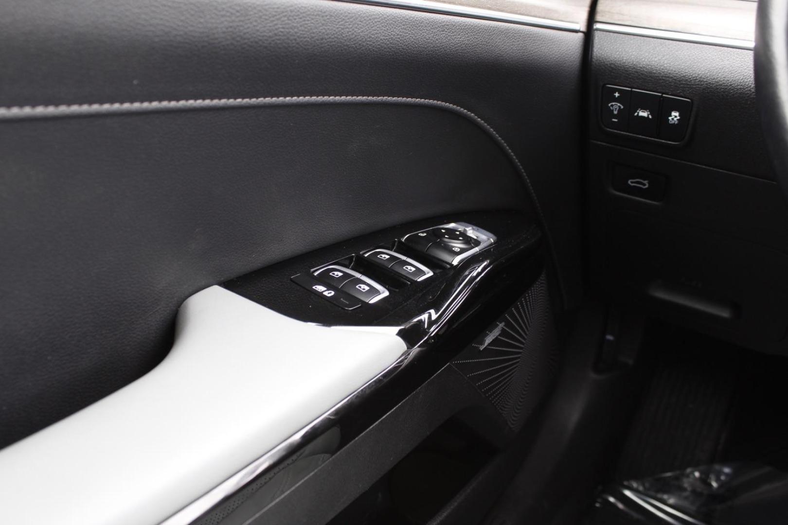 2022 Gray Kia K5 EX (5XXG34J21NG) with an Gamma-II 1.6L I-4 gasoline direct injection engine, located at 2401 E Main St., Grand Prairie, TX, 75050, (972) 262-4440, 32.748981, -96.969643 - Photo#19