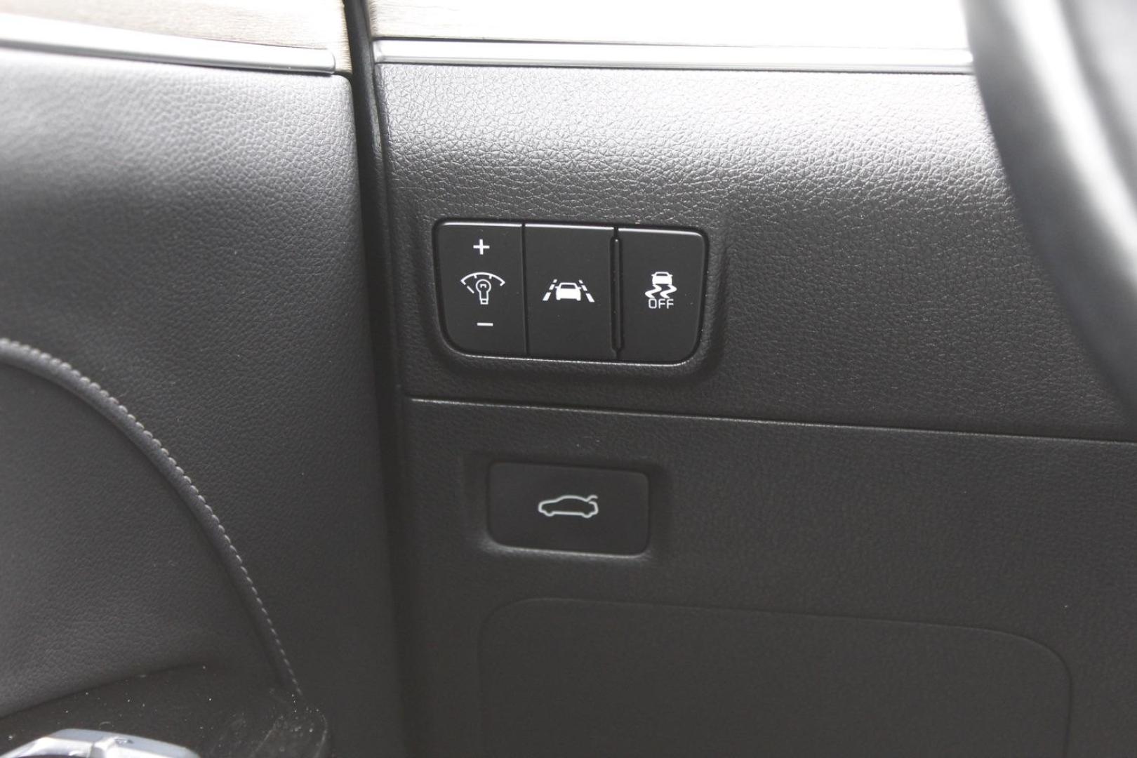 2022 Gray Kia K5 EX (5XXG34J21NG) with an Gamma-II 1.6L I-4 gasoline direct injection engine, located at 2401 E Main St., Grand Prairie, TX, 75050, (972) 262-4440, 32.748981, -96.969643 - Photo#20