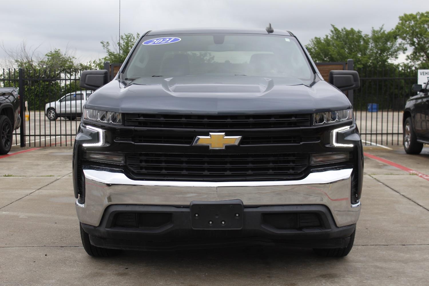 photo of 2021 Chevrolet Silverado 1500 2WD Crew Cab Short Bed LT