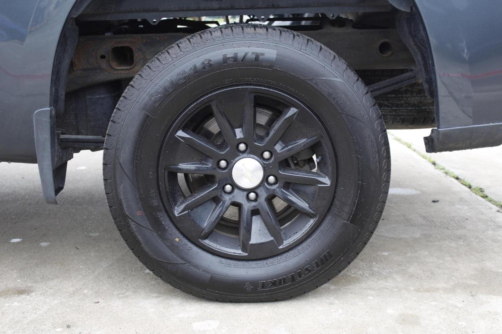 2021 Gray Chevrolet Silverado 1500 2WD Crew Cab Short Bed LT (1GCPWCED3MZ) with an 5.3L engine, located at 2401 E Main St., Grand Prairie, TX, 75050, (972) 262-4440, 32.748981, -96.969643 - Photo#11