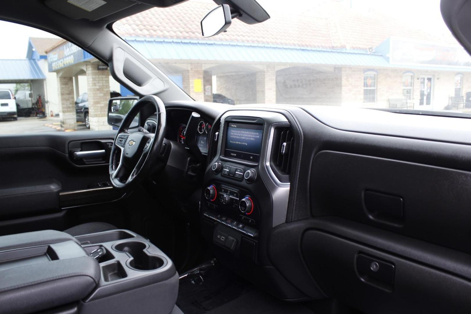 2021 Gray Chevrolet Silverado 1500 2WD Crew Cab Short Bed LT (1GCPWCED3MZ) with an 5.3L engine, located at 2401 E Main St., Grand Prairie, TX, 75050, (972) 262-4440, 32.748981, -96.969643 - Photo#14