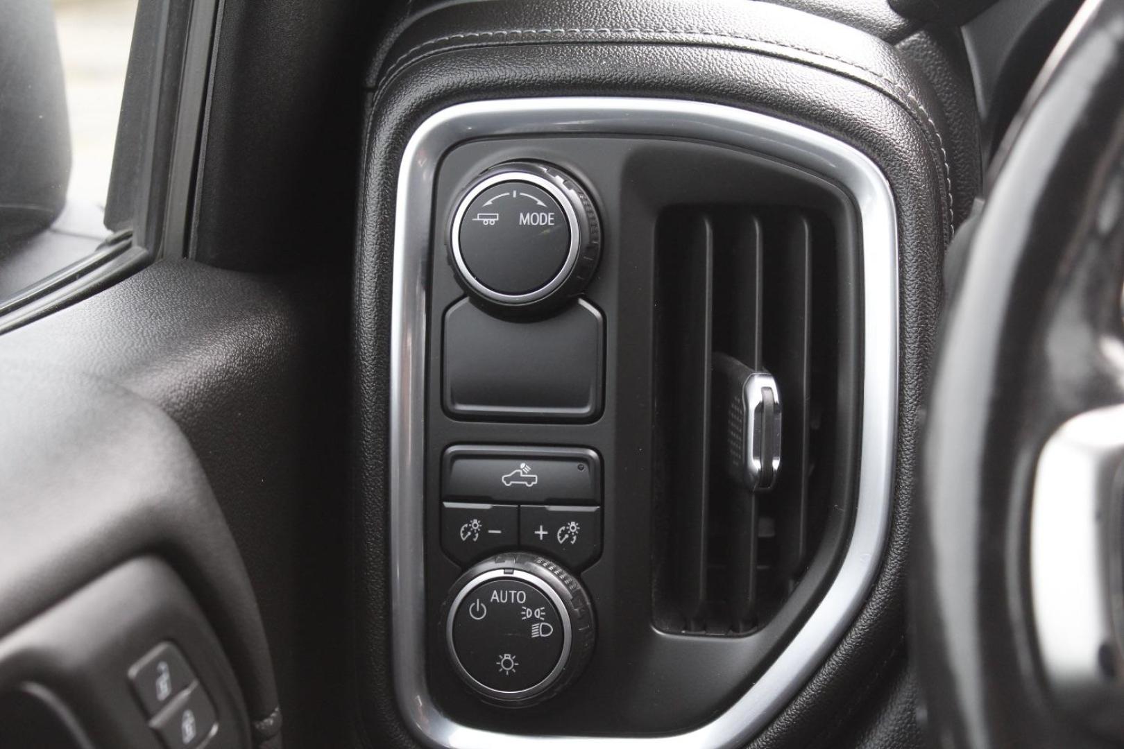 2021 Gray Chevrolet Silverado 1500 2WD Crew Cab Short Bed LT (1GCPWCED3MZ) with an 5.3L engine, located at 2401 E Main St., Grand Prairie, TX, 75050, (972) 262-4440, 32.748981, -96.969643 - Photo#20