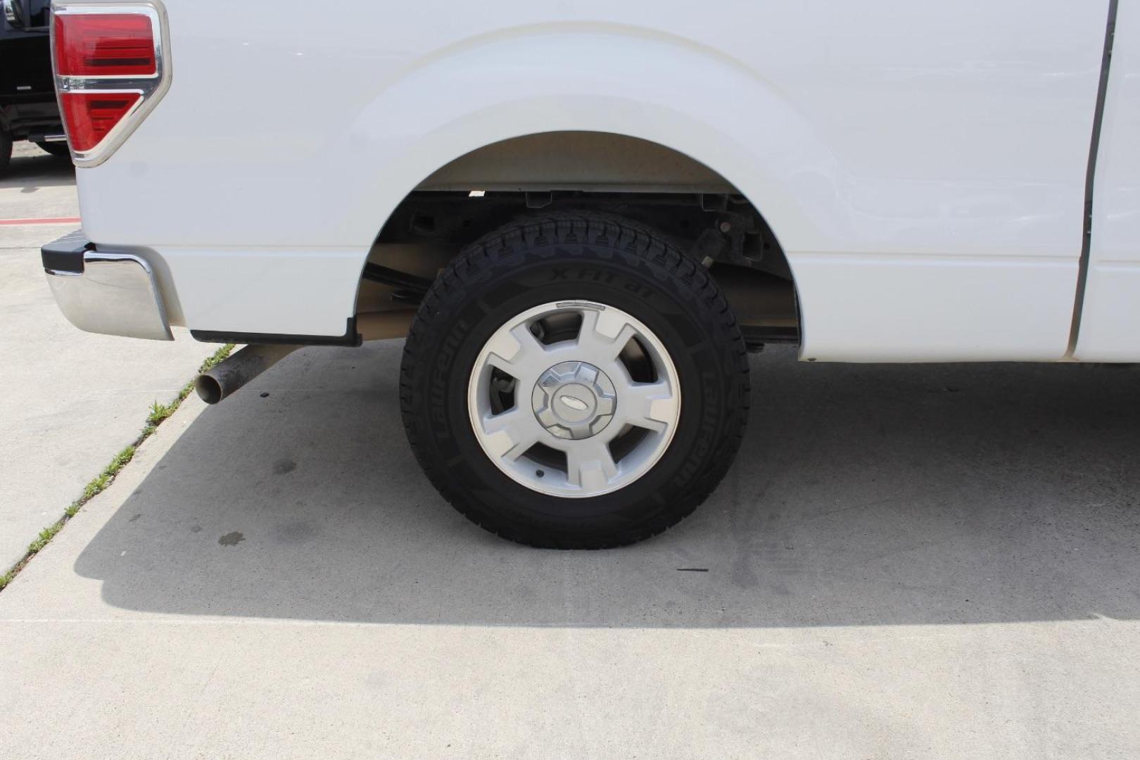 2013 White Ford F-150 XLT (1FTFX1CF9DK) with an 5.0L engine, located at 2401 E Main St., Grand Prairie, TX, 75050, (972) 262-4440, 32.748981, -96.969643 - Photo#11