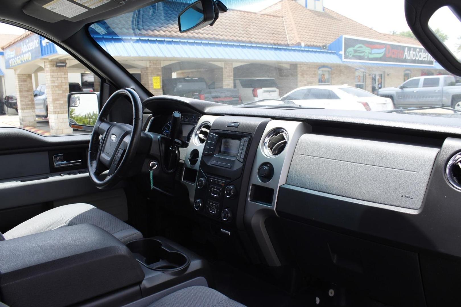2013 White Ford F-150 XLT (1FTFX1CF9DK) with an 5.0L engine, located at 2401 E Main St., Grand Prairie, TX, 75050, (972) 262-4440, 32.748981, -96.969643 - Photo#14