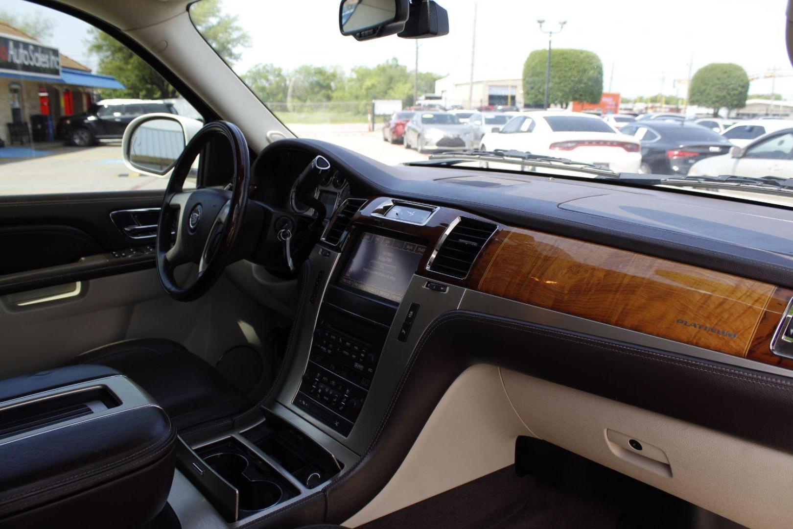 2014 White Cadillac Escalade Platinum (1GYS3DEF6ER) with an Vortec 6.2L V-8 variable valve control engine, located at 2401 E Main St., Grand Prairie, TX, 75050, (972) 262-4440, 32.748981, -96.969643 - Photo#15