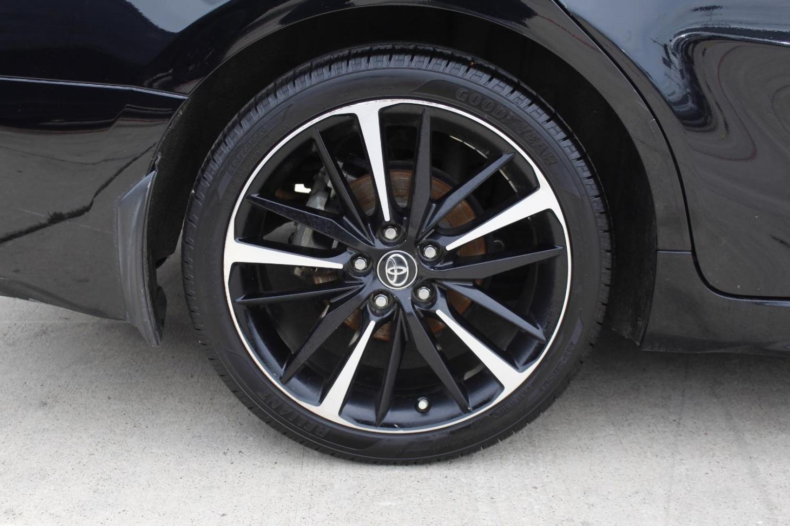 2019 Black Toyota Camry XSE (4T1B61HKXKU) with an 2.5L I-4 port/direct injection engine, located at 2401 E Main St., Grand Prairie, TX, 75050, (972) 262-4440, 32.748981, -96.969643 - Photo#10