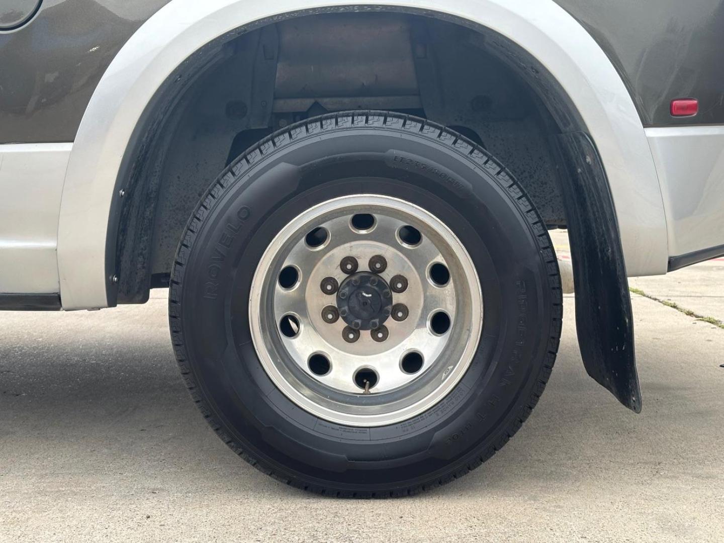 2012 Green Ram 3500 Laramie (3C63DPJLXCG) with an Cummins 6.7L I-6 diesel direct injection engine, located at 2401 E Main St., Grand Prairie, TX, 75050, (972) 262-4440, 32.748981, -96.969643 - Photo#4