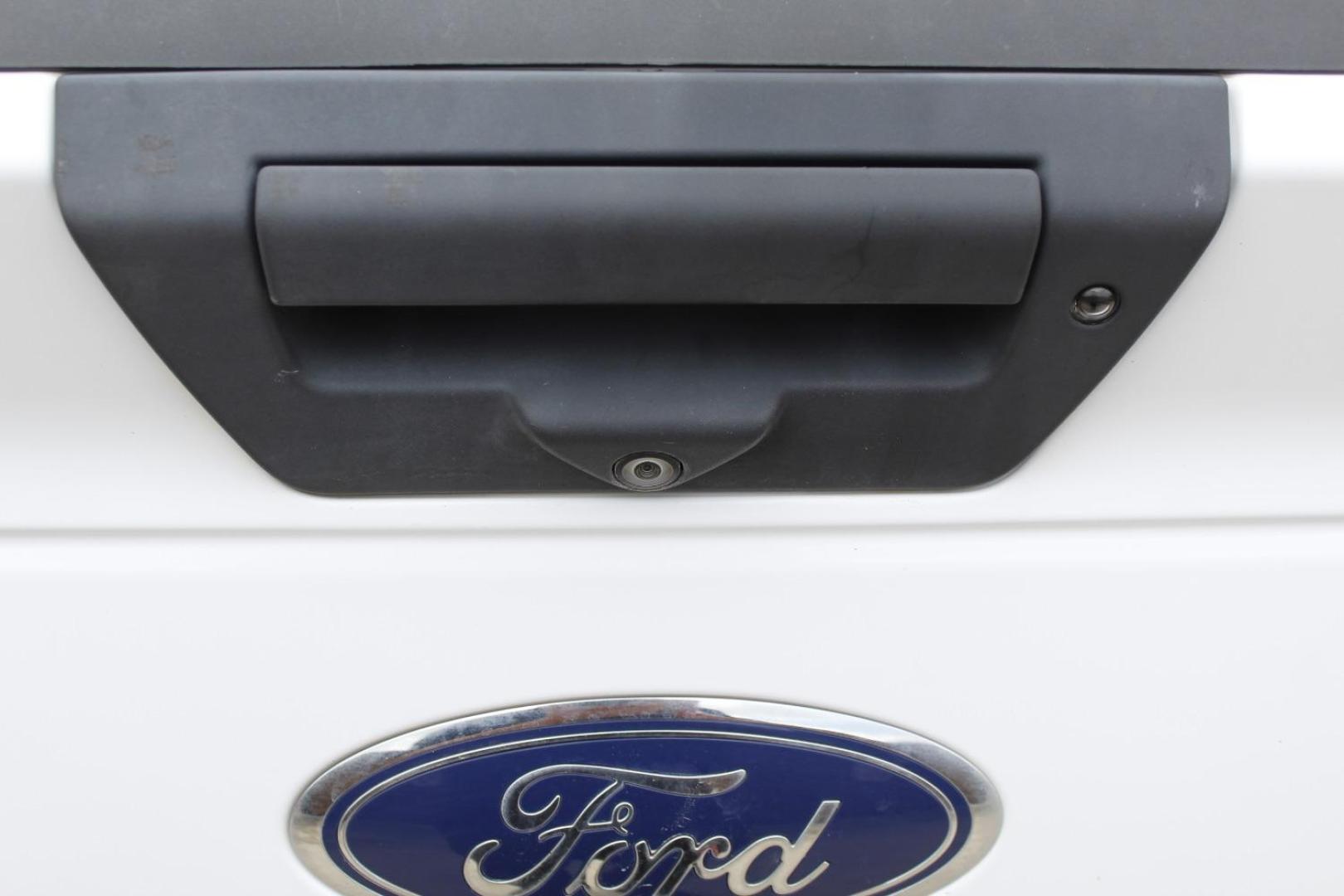 2018 White Ford F-150 XLT (1FTFX1E53JK) with an 3.3L V-6 port/direct injection engine, located at 2401 E Main St., Grand Prairie, TX, 75050, (972) 262-4440, 32.748981, -96.969643 - Photo#6