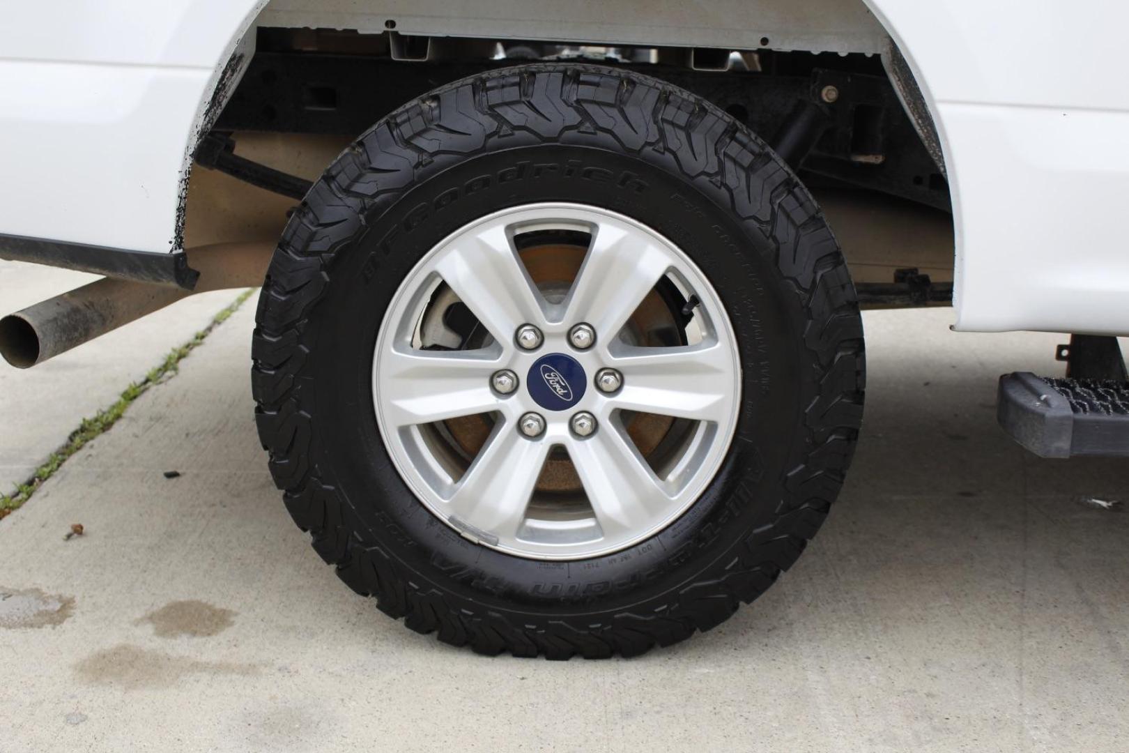 2018 White Ford F-150 XLT (1FTFX1E53JK) with an 3.3L V-6 port/direct injection engine, located at 2401 E Main St., Grand Prairie, TX, 75050, (972) 262-4440, 32.748981, -96.969643 - Photo#10