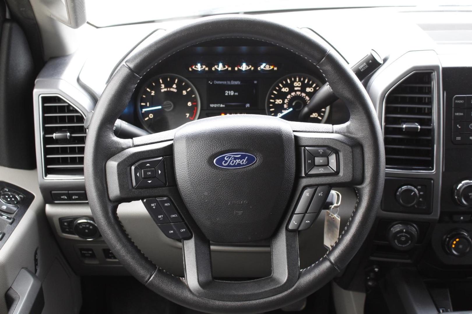 2018 White Ford F-150 XLT (1FTFX1E53JK) with an 3.3L V-6 port/direct injection engine, located at 2401 E Main St., Grand Prairie, TX, 75050, (972) 262-4440, 32.748981, -96.969643 - Photo#19