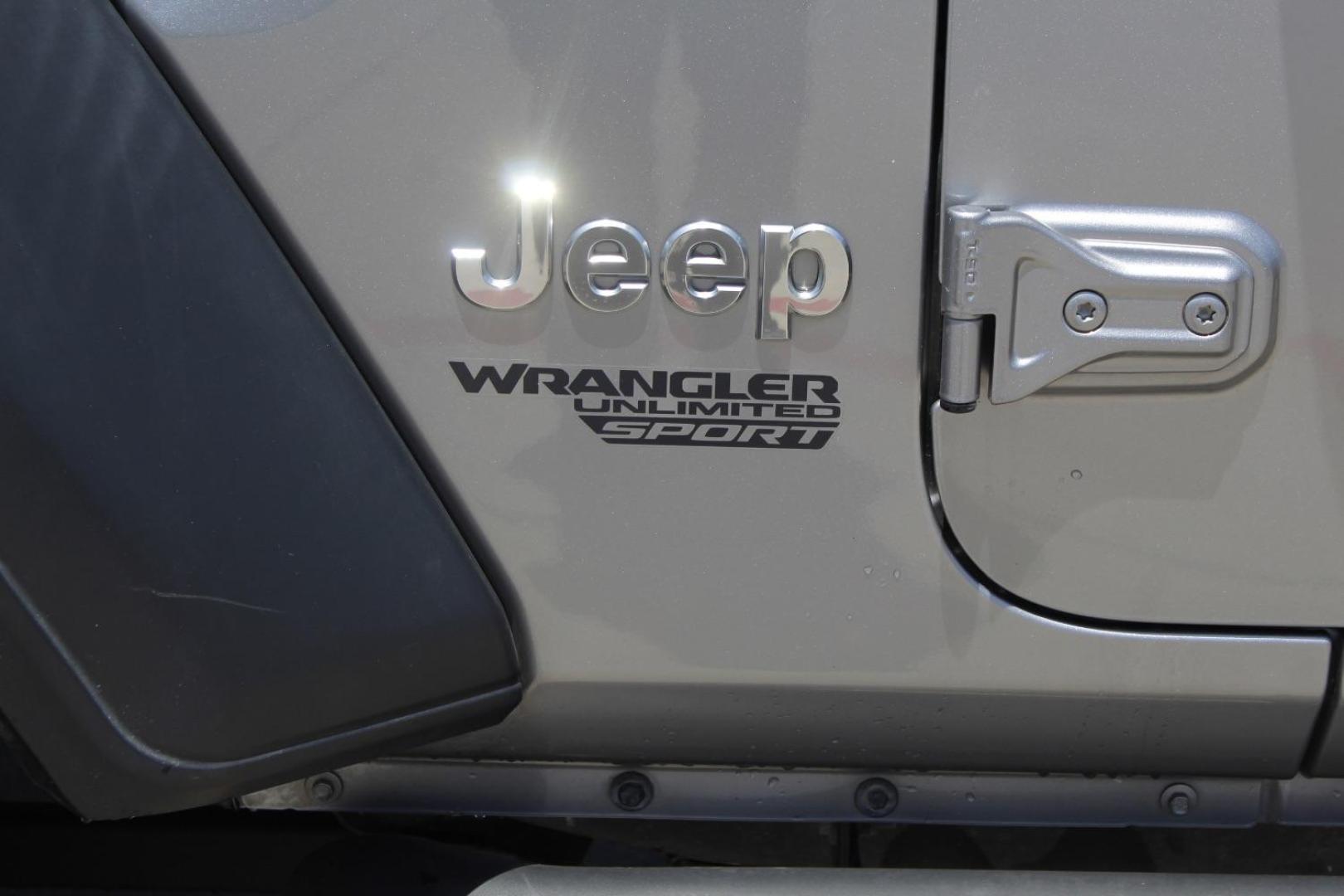 2018 Silver Jeep Wrangler Unlimited Sport S 4x4 (1C4HJXDG0JW) , located at 2401 E Main St., Grand Prairie, TX, 75050, (972) 262-4440, 32.748981, -96.969643 - Photo#3