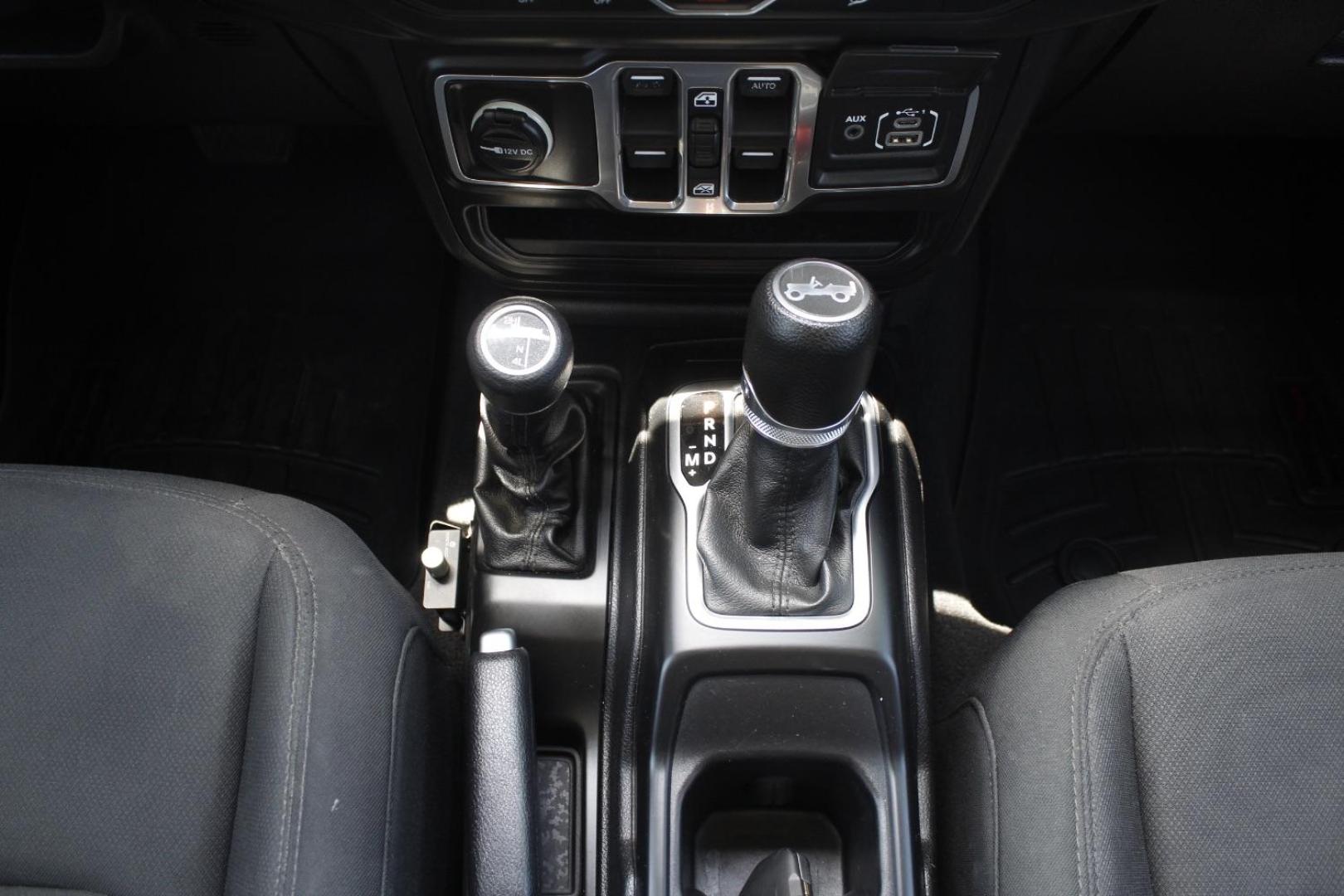 2018 Silver Jeep Wrangler Unlimited Sport S 4x4 (1C4HJXDG0JW) , located at 2401 E Main St., Grand Prairie, TX, 75050, (972) 262-4440, 32.748981, -96.969643 - Photo#18
