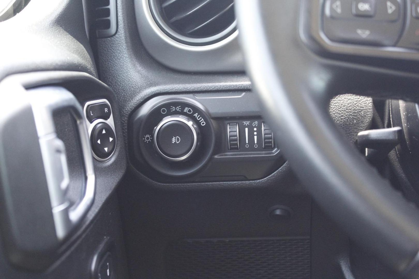 2018 Silver Jeep Wrangler Unlimited Sport S 4x4 (1C4HJXDG0JW) , located at 2401 E Main St., Grand Prairie, TX, 75050, (972) 262-4440, 32.748981, -96.969643 - Photo#20