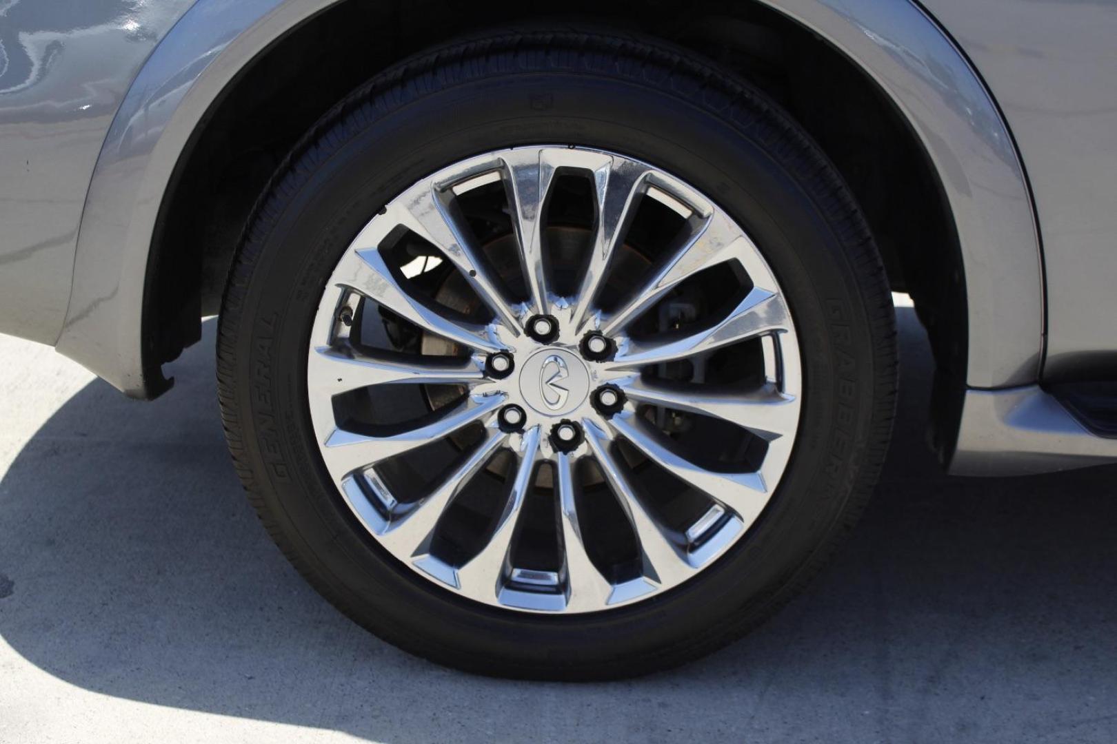 2016 Gray INFINITI QX80 4WD (JN8AZ2NE5G9) , located at 2401 E Main St., Grand Prairie, TX, 75050, (972) 262-4440, 32.748981, -96.969643 - Photo#3
