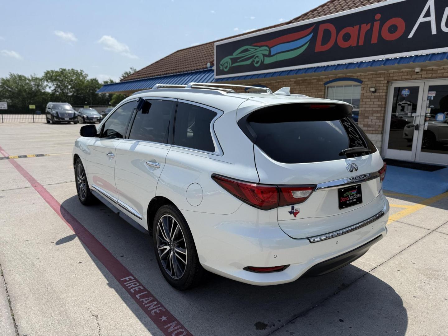 2018 White Infiniti Qx60 (5N1DL0MN7JC) , located at 2401 E Main St., Grand Prairie, TX, 75050, (972) 262-4440, 32.748981, -96.969643 - Photo#2