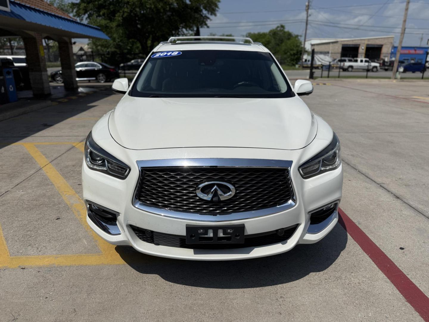 2018 White Infiniti Qx60 (5N1DL0MN7JC) , located at 2401 E Main St., Grand Prairie, TX, 75050, (972) 262-4440, 32.748981, -96.969643 - Photo#7