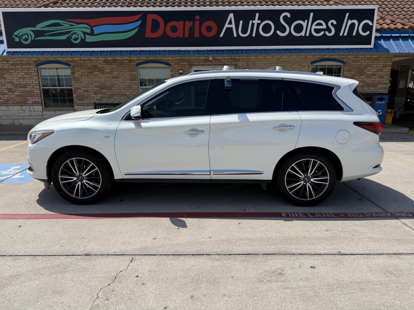 2018 White Infiniti Qx60 (5N1DL0MN7JC) , located at 2401 E Main St., Grand Prairie, TX, 75050, (972) 262-4440, 32.748981, -96.969643 - Photo#8