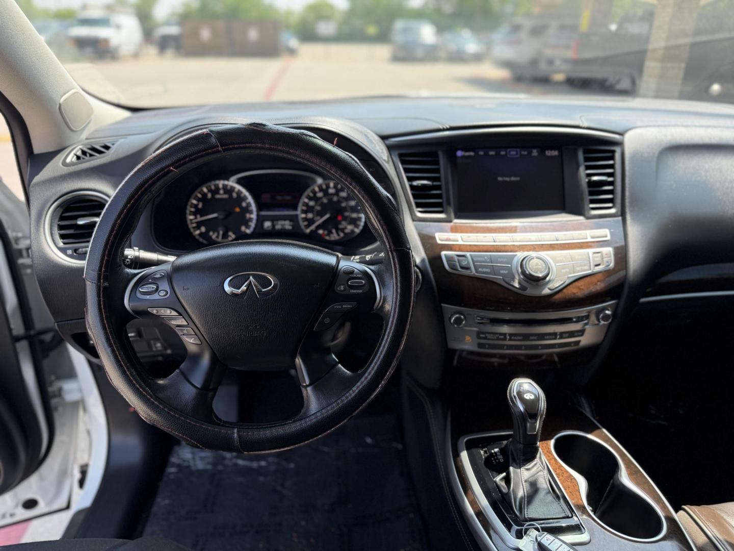 2018 White Infiniti Qx60 (5N1DL0MN7JC) , located at 2401 E Main St., Grand Prairie, TX, 75050, (972) 262-4440, 32.748981, -96.969643 - Photo#14