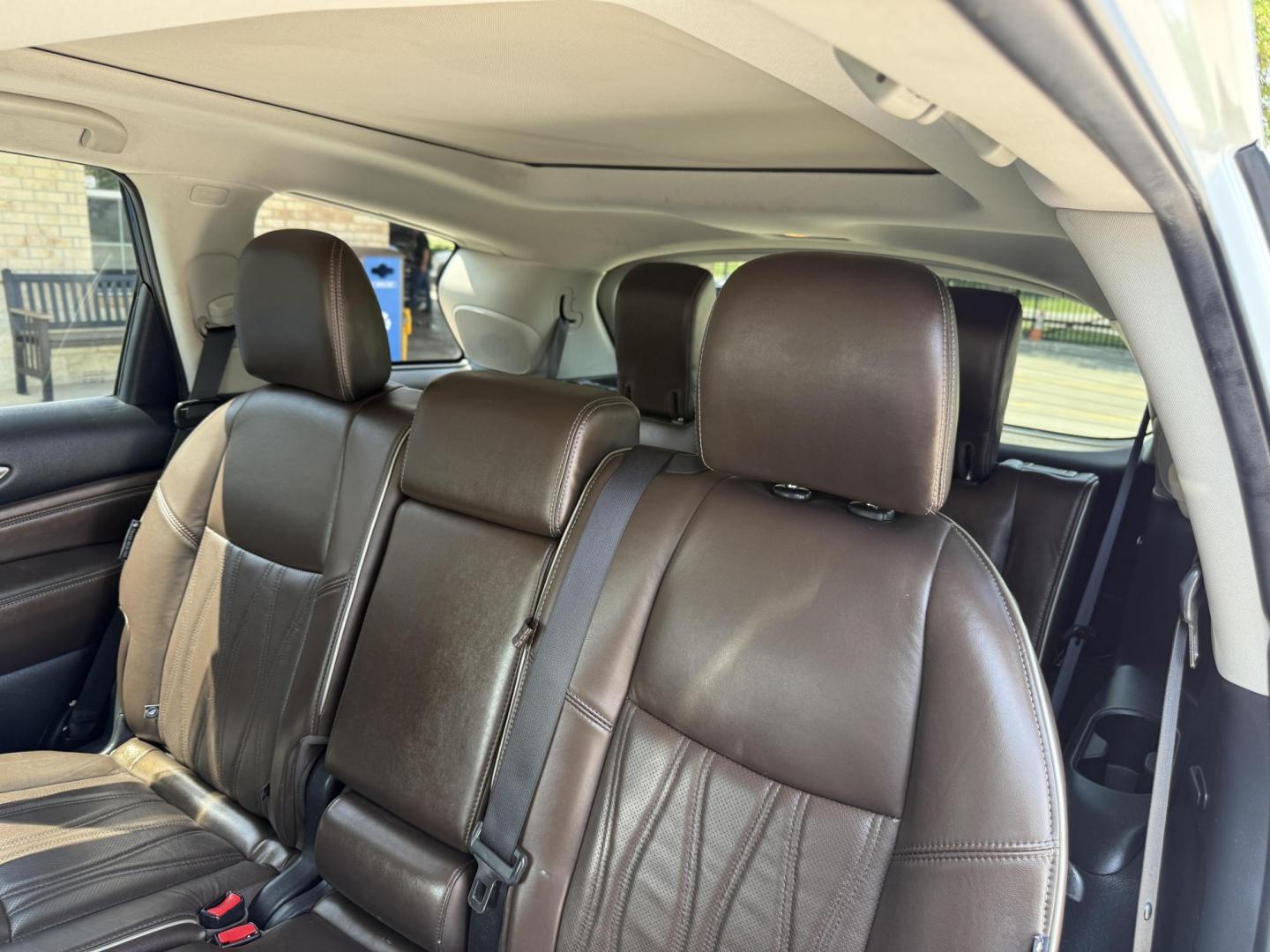 2018 White Infiniti Qx60 (5N1DL0MN7JC) , located at 2401 E Main St., Grand Prairie, TX, 75050, (972) 262-4440, 32.748981, -96.969643 - Photo#22