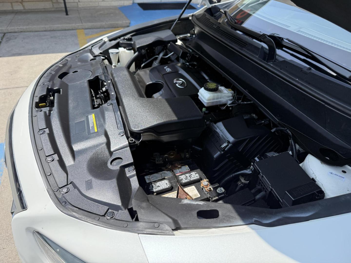 2018 White Infiniti Qx60 (5N1DL0MN7JC) , located at 2401 E Main St., Grand Prairie, TX, 75050, (972) 262-4440, 32.748981, -96.969643 - Photo#26