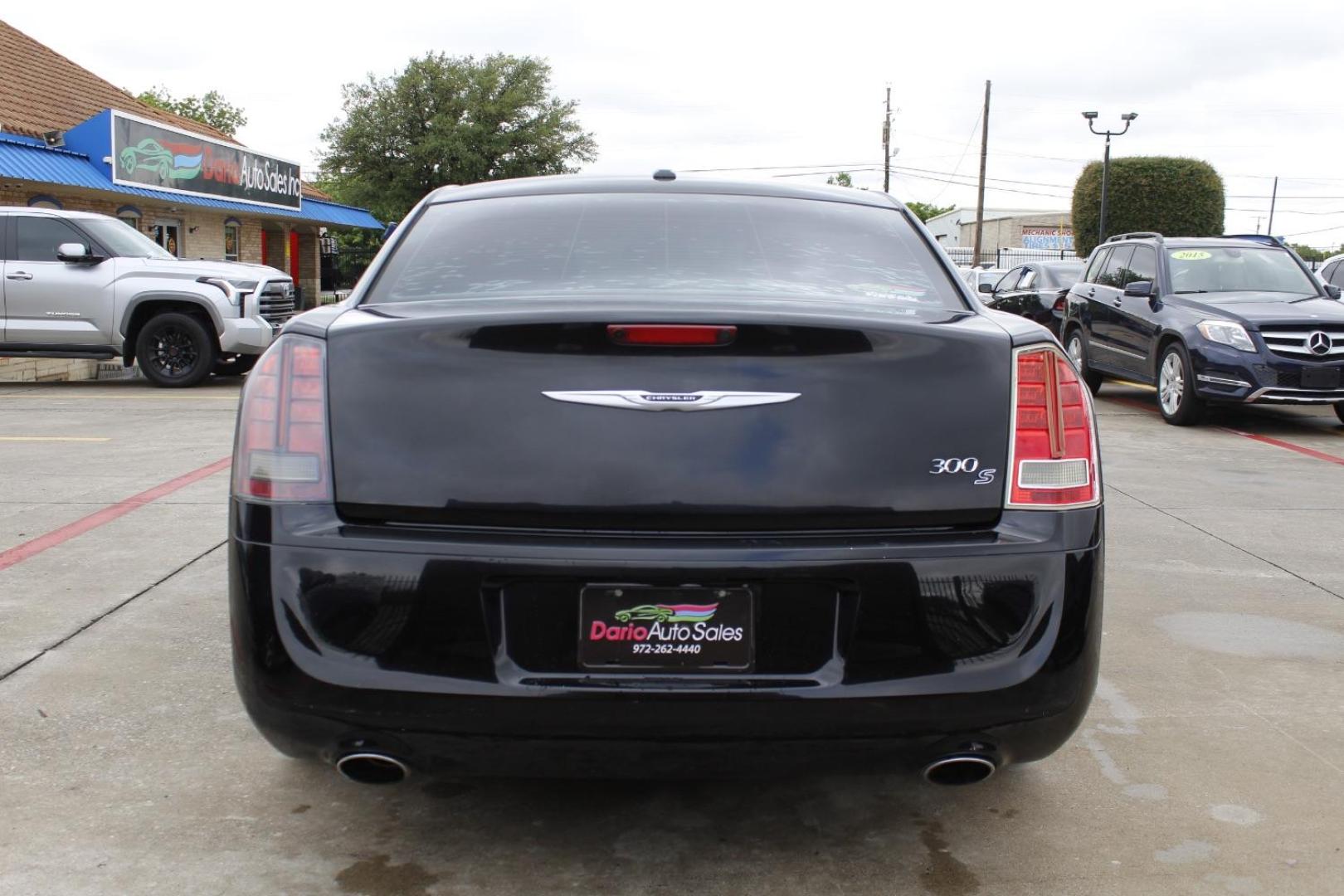 2014 Black Chrysler 300 300S (2C3CCABG5EH) , located at 2401 E Main St., Grand Prairie, TX, 75050, (972) 262-4440, 32.748981, -96.969643 - Photo#5