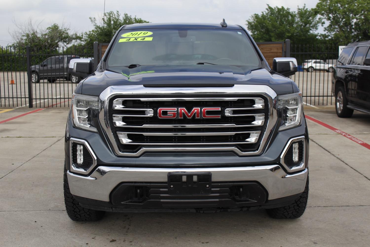 photo of 2019 GMC Sierra 1500 SLT