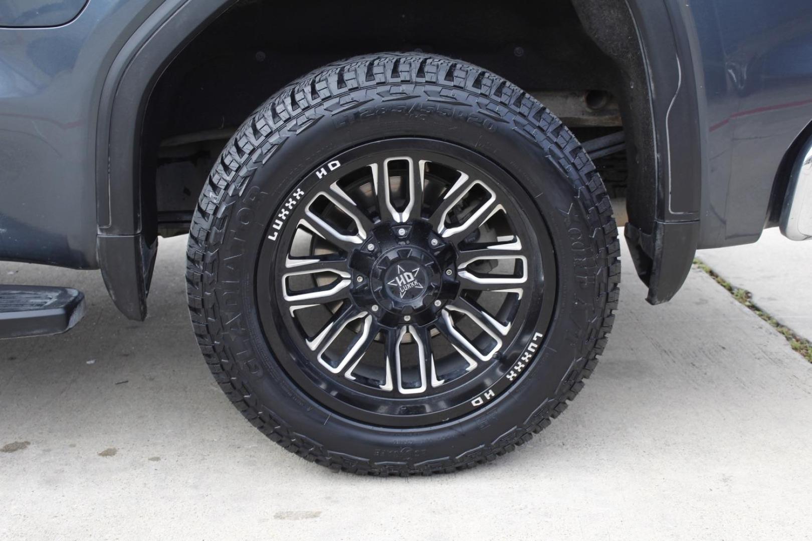 2019 Gray GMC Sierra 1500 SLT (3GTU9DED5KG) , located at 2401 E Main St., Grand Prairie, TX, 75050, (972) 262-4440, 32.748981, -96.969643 - Photo#5