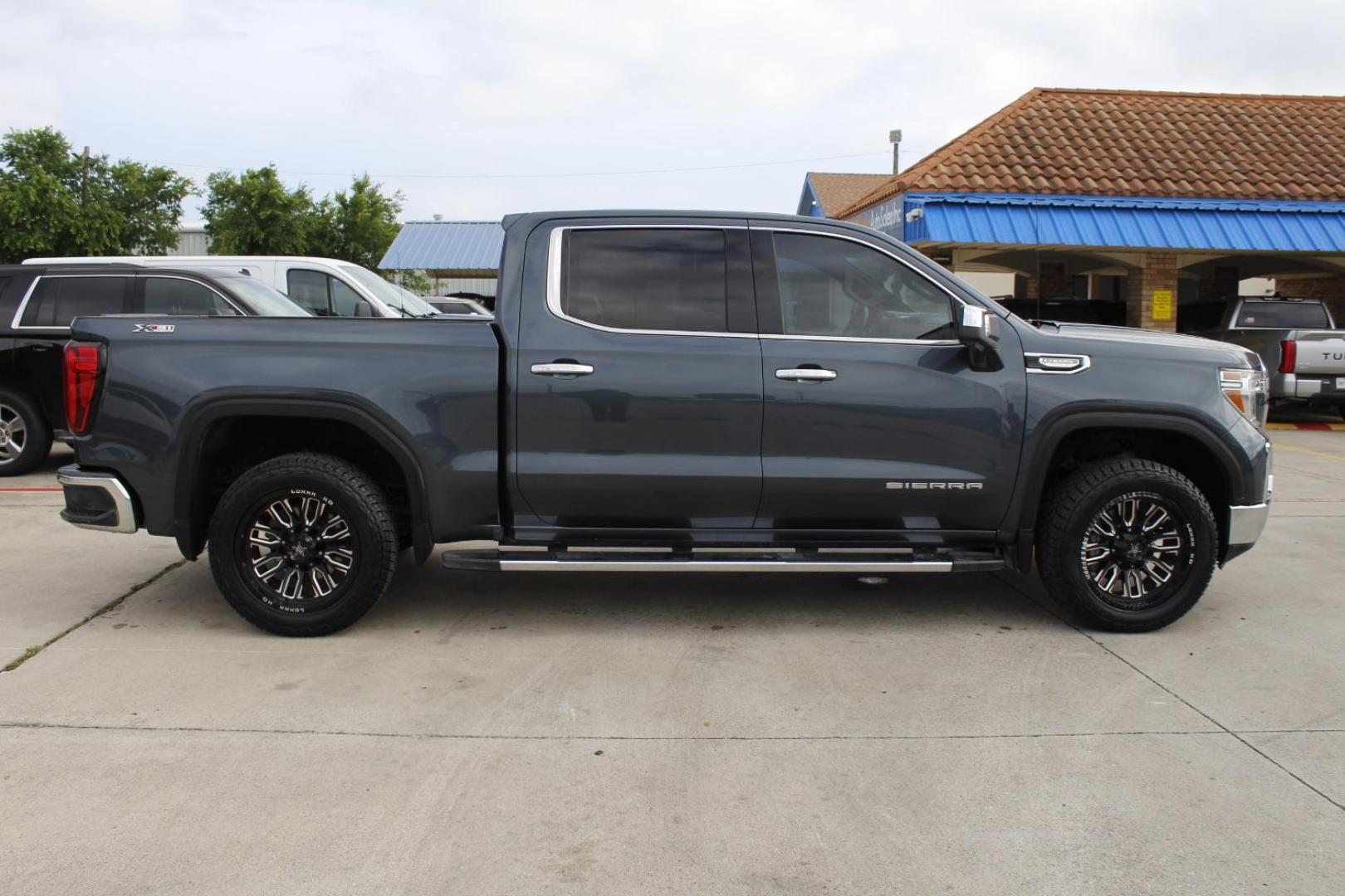 2019 Gray GMC Sierra 1500 SLT (3GTU9DED5KG) , located at 2401 E Main St., Grand Prairie, TX, 75050, (972) 262-4440, 32.748981, -96.969643 - Photo#9