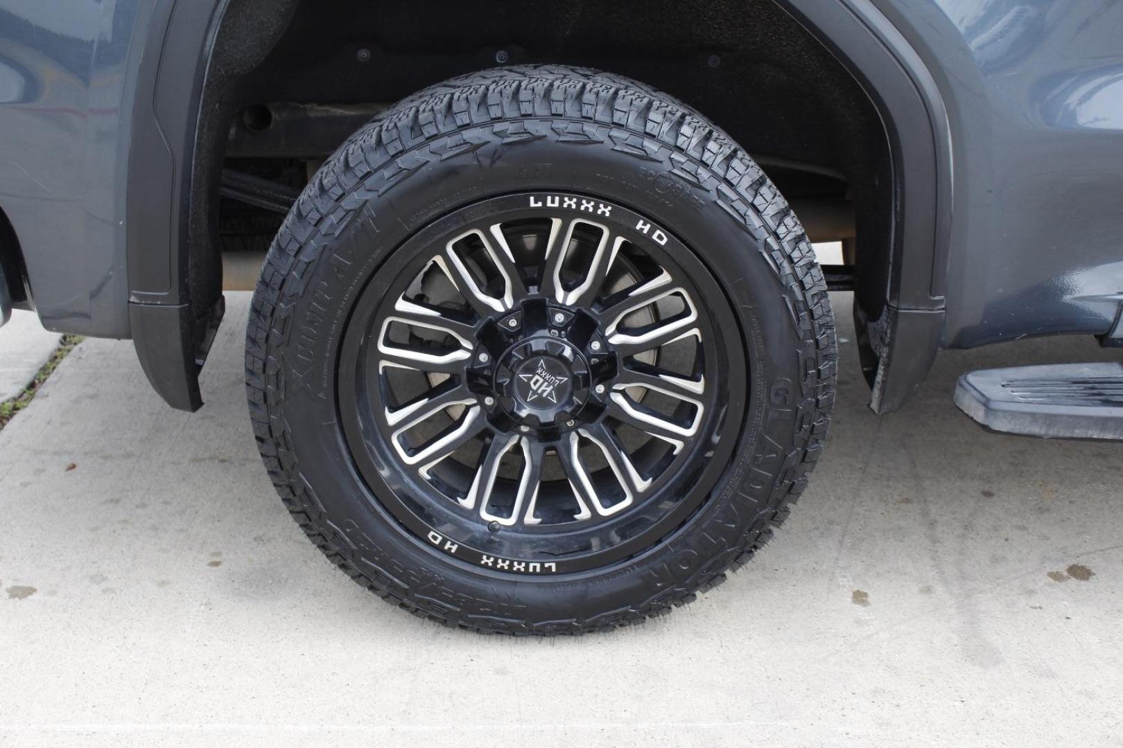 2019 Gray GMC Sierra 1500 SLT (3GTU9DED5KG) , located at 2401 E Main St., Grand Prairie, TX, 75050, (972) 262-4440, 32.748981, -96.969643 - Photo#11