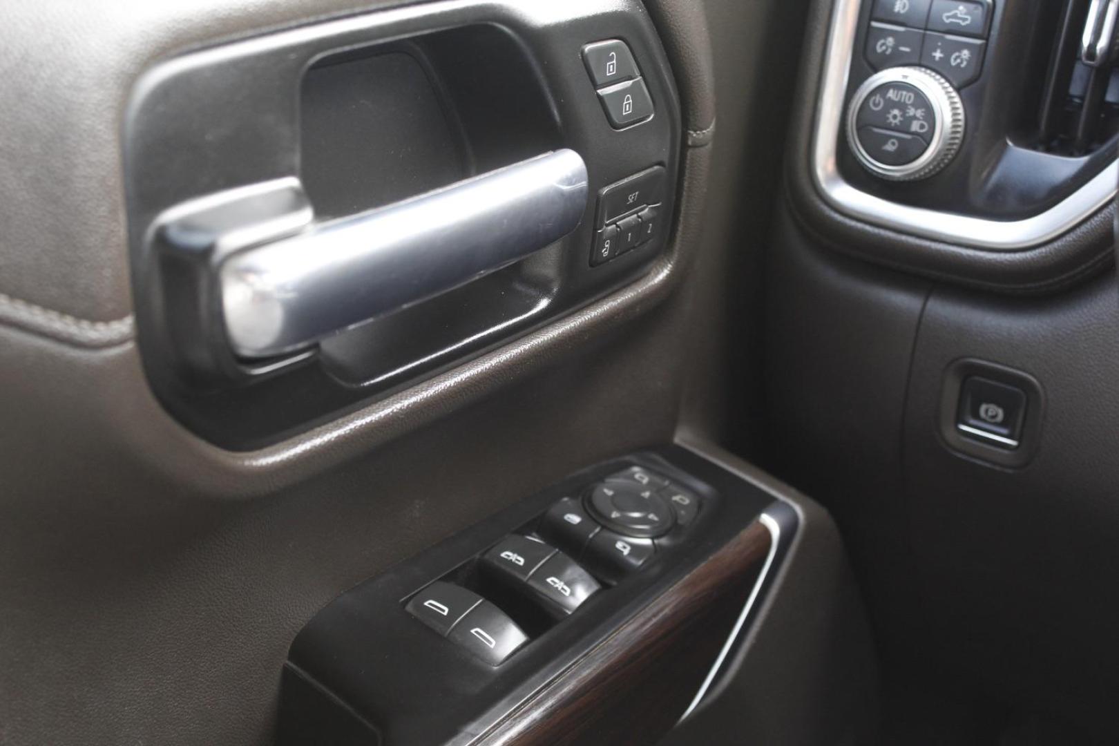 2019 Gray GMC Sierra 1500 SLT (3GTU9DED5KG) , located at 2401 E Main St., Grand Prairie, TX, 75050, (972) 262-4440, 32.748981, -96.969643 - Photo#19