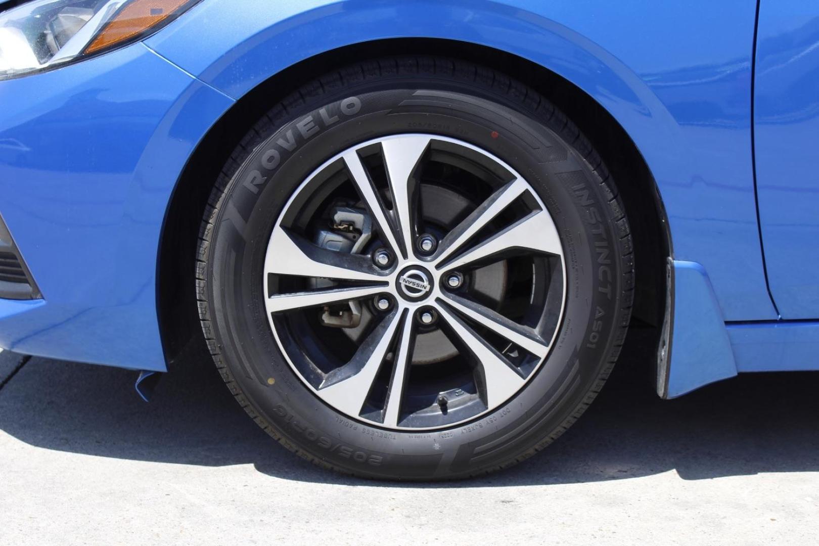 2021 Blue Nissan Sentra SV Xtronic CVT (3N1AB8CV5MY) with an 2L I-4 gasoline direct injection engine, located at 2401 E Main St., Grand Prairie, TX, 75050, (972) 262-4440, 32.748981, -96.969643 - Photo#3