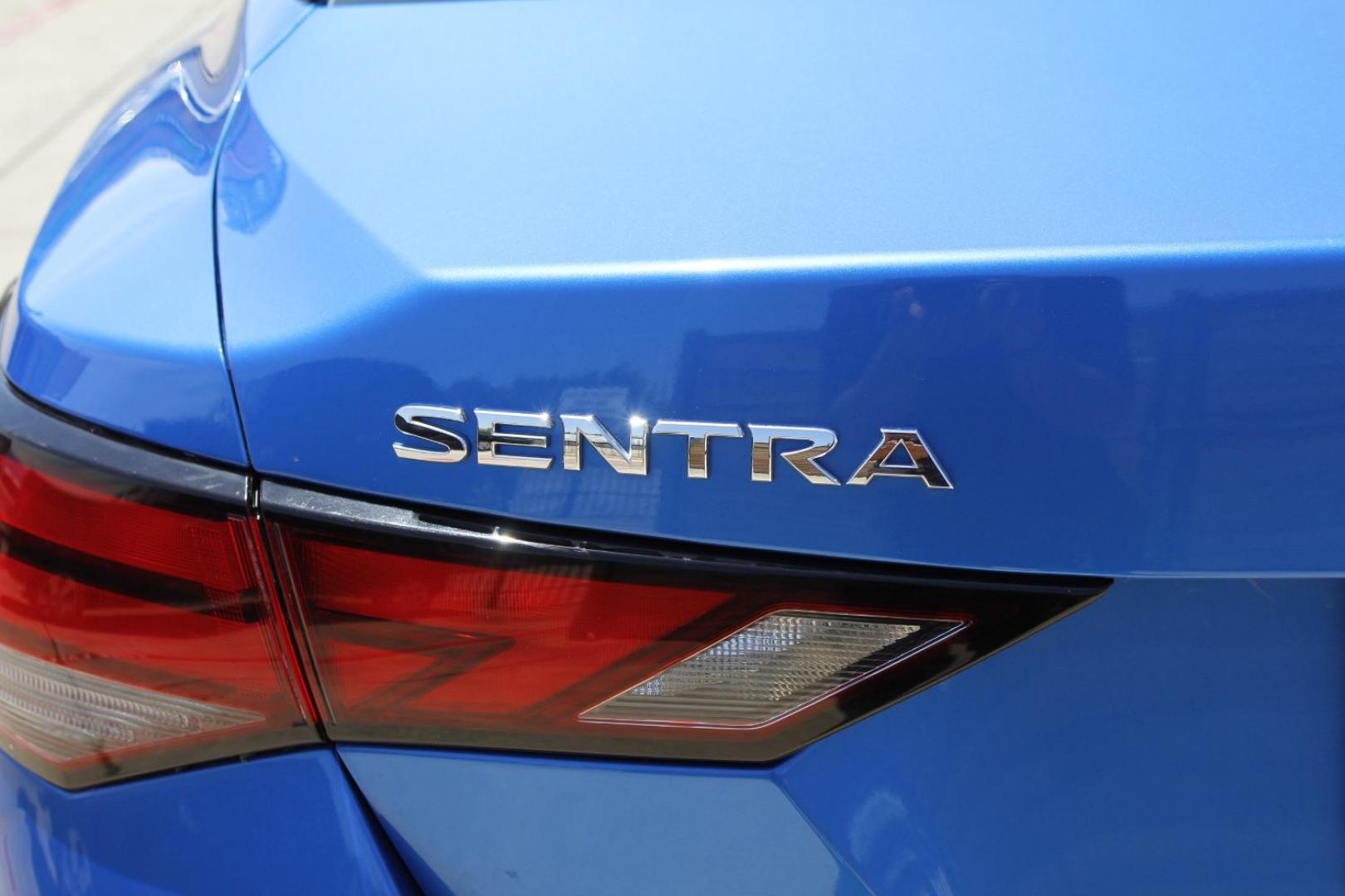 2021 Blue Nissan Sentra SV Xtronic CVT (3N1AB8CV5MY) with an 2L I-4 gasoline direct injection engine, located at 2401 E Main St., Grand Prairie, TX, 75050, (972) 262-4440, 32.748981, -96.969643 - Photo#6