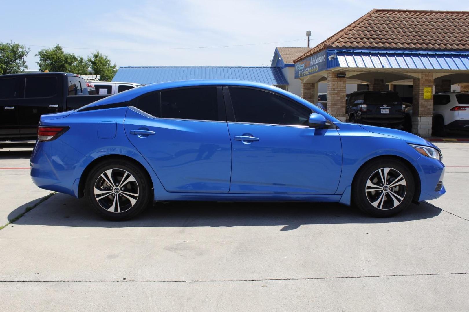 2021 Blue Nissan Sentra SV Xtronic CVT (3N1AB8CV5MY) with an 2L I-4 gasoline direct injection engine, located at 2401 E Main St., Grand Prairie, TX, 75050, (972) 262-4440, 32.748981, -96.969643 - Photo#9